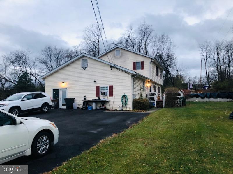 CHENOWETH HILLS - Residential