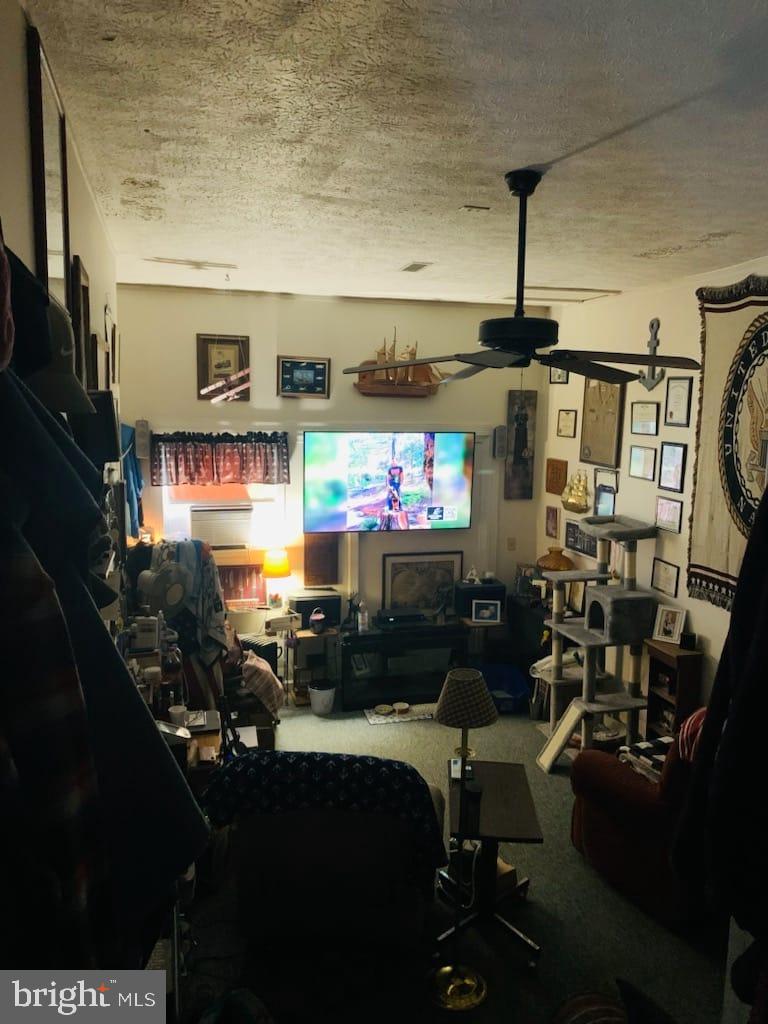 CHENOWETH HILLS - Residential