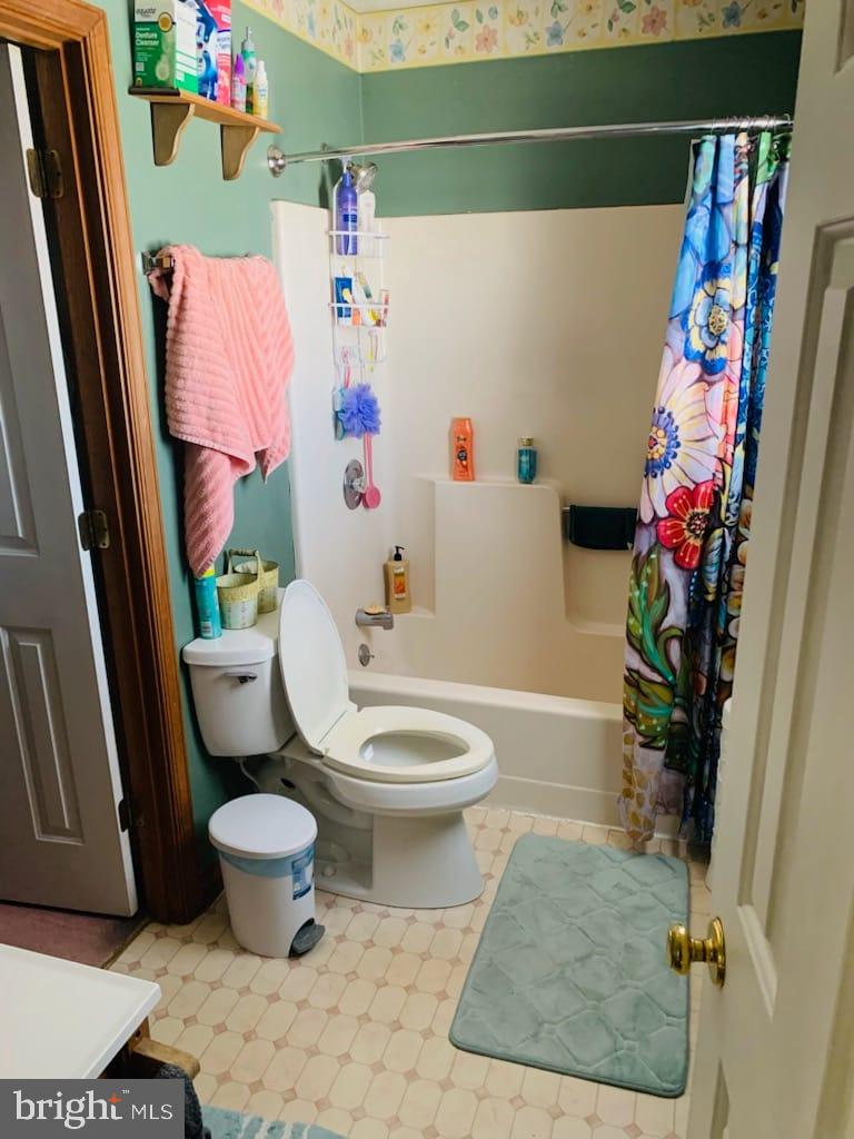 CHENOWETH HILLS - Residential