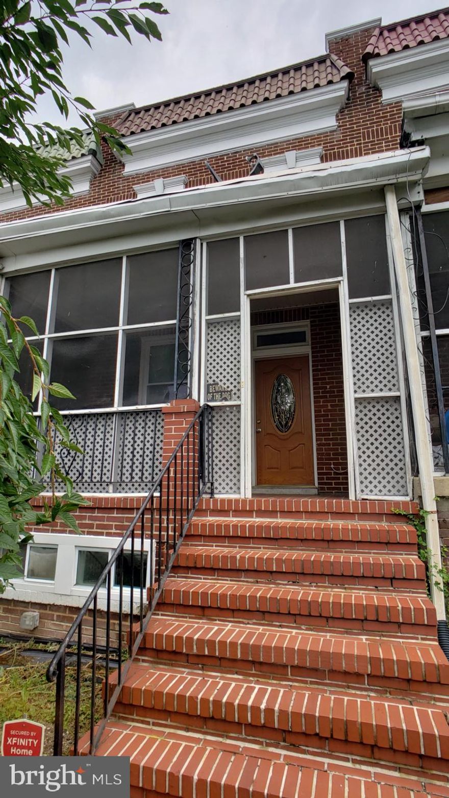 INVESTOR you will love this property it is ready for your upgrades.  St. Ages Hospital is walking distance would be a great place for resident or traveling nurses.


Listing is for comp purposes only.