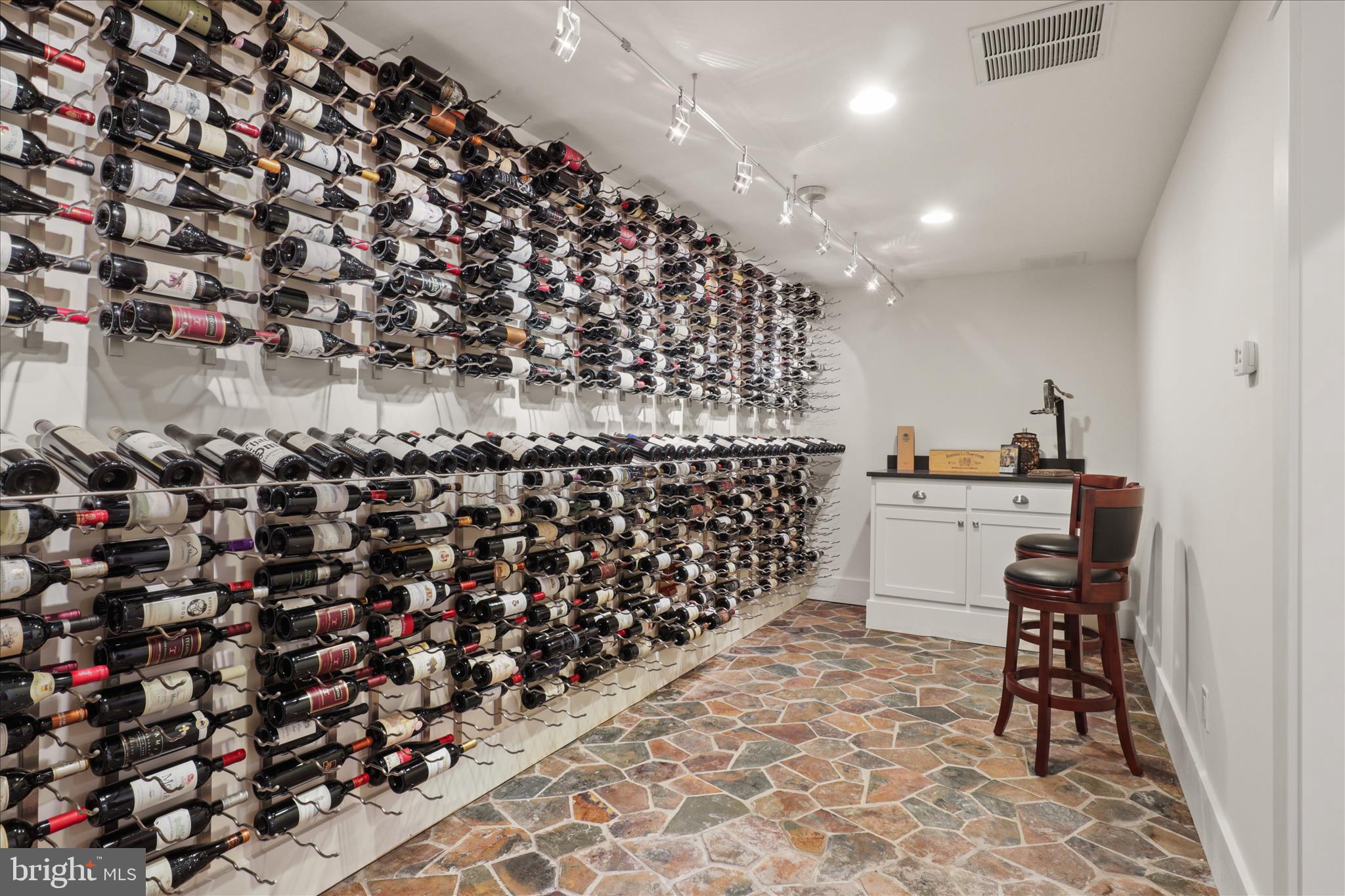 RIVERWOOD - Residential