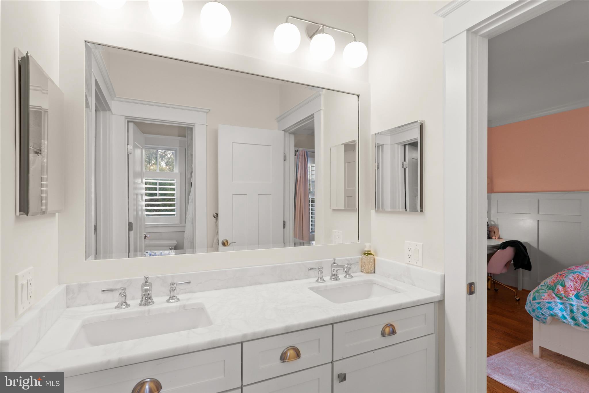 RIVERWOOD - Residential