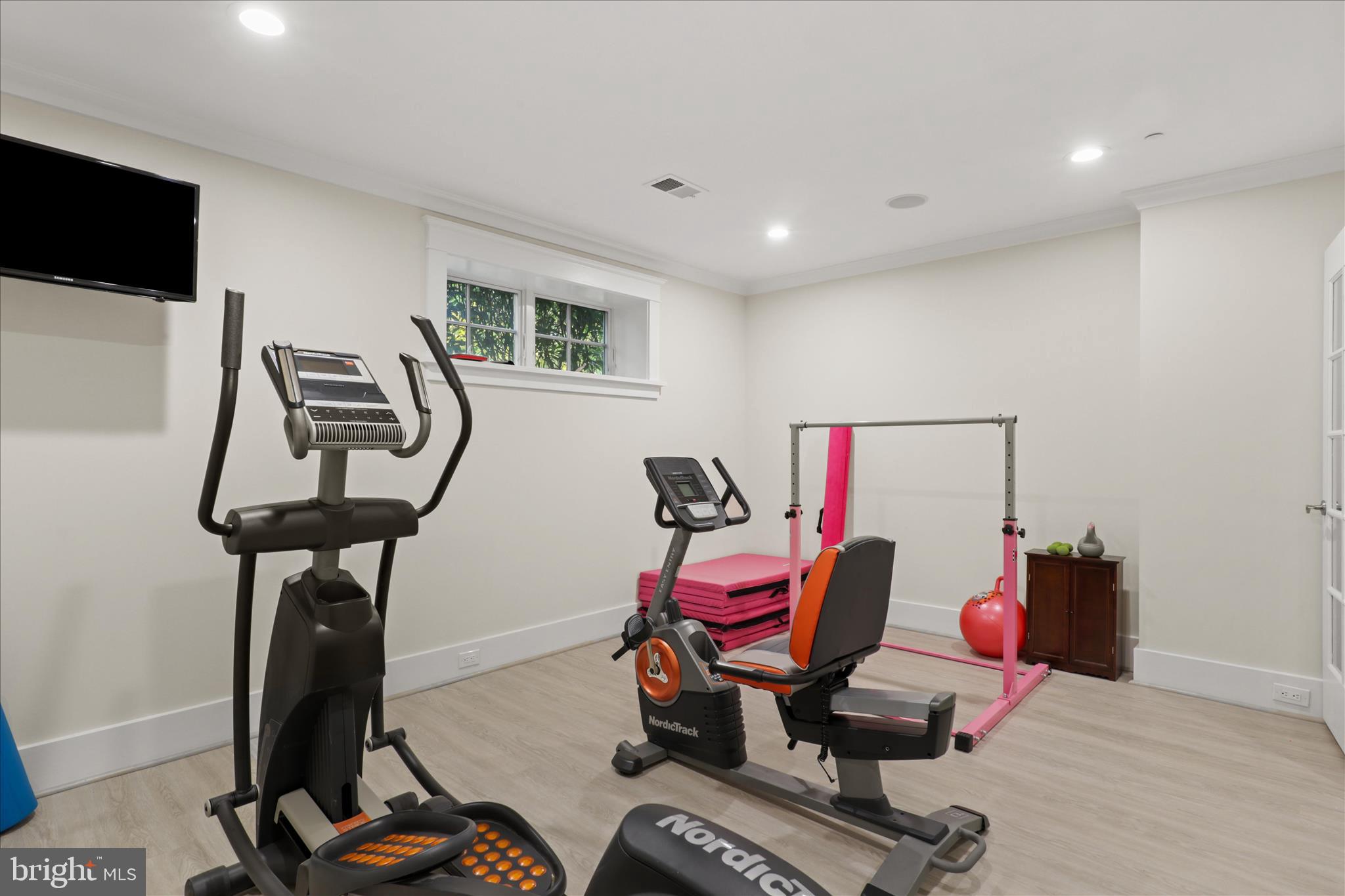 RIVERWOOD - Residential