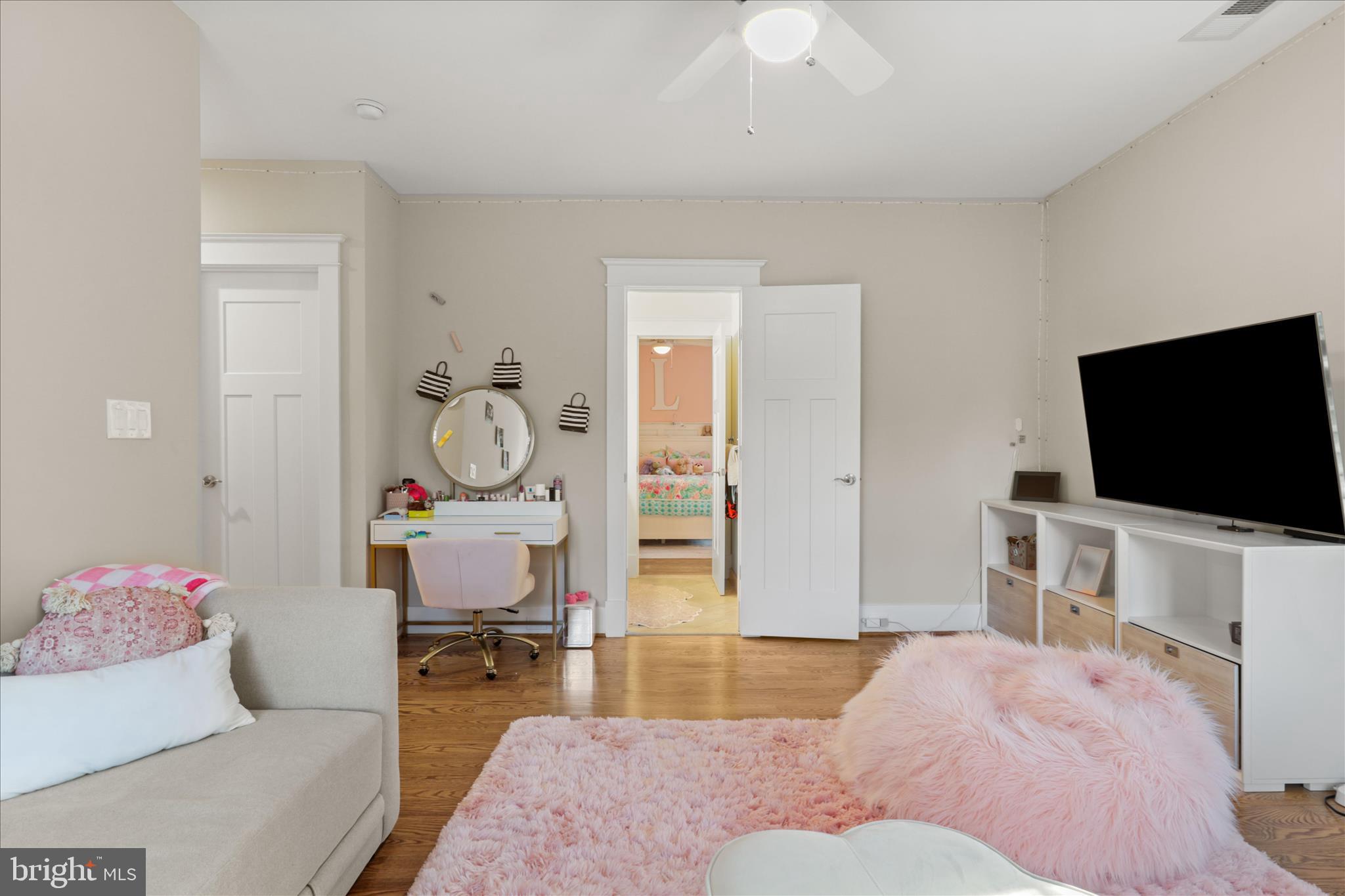 RIVERWOOD - Residential