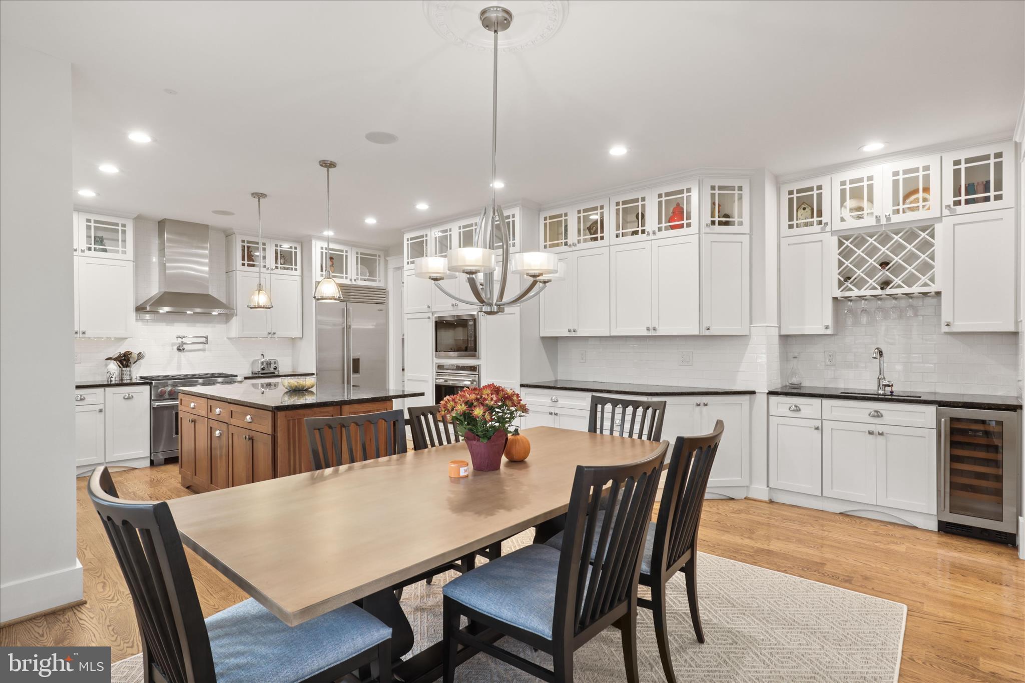 RIVERWOOD - Residential