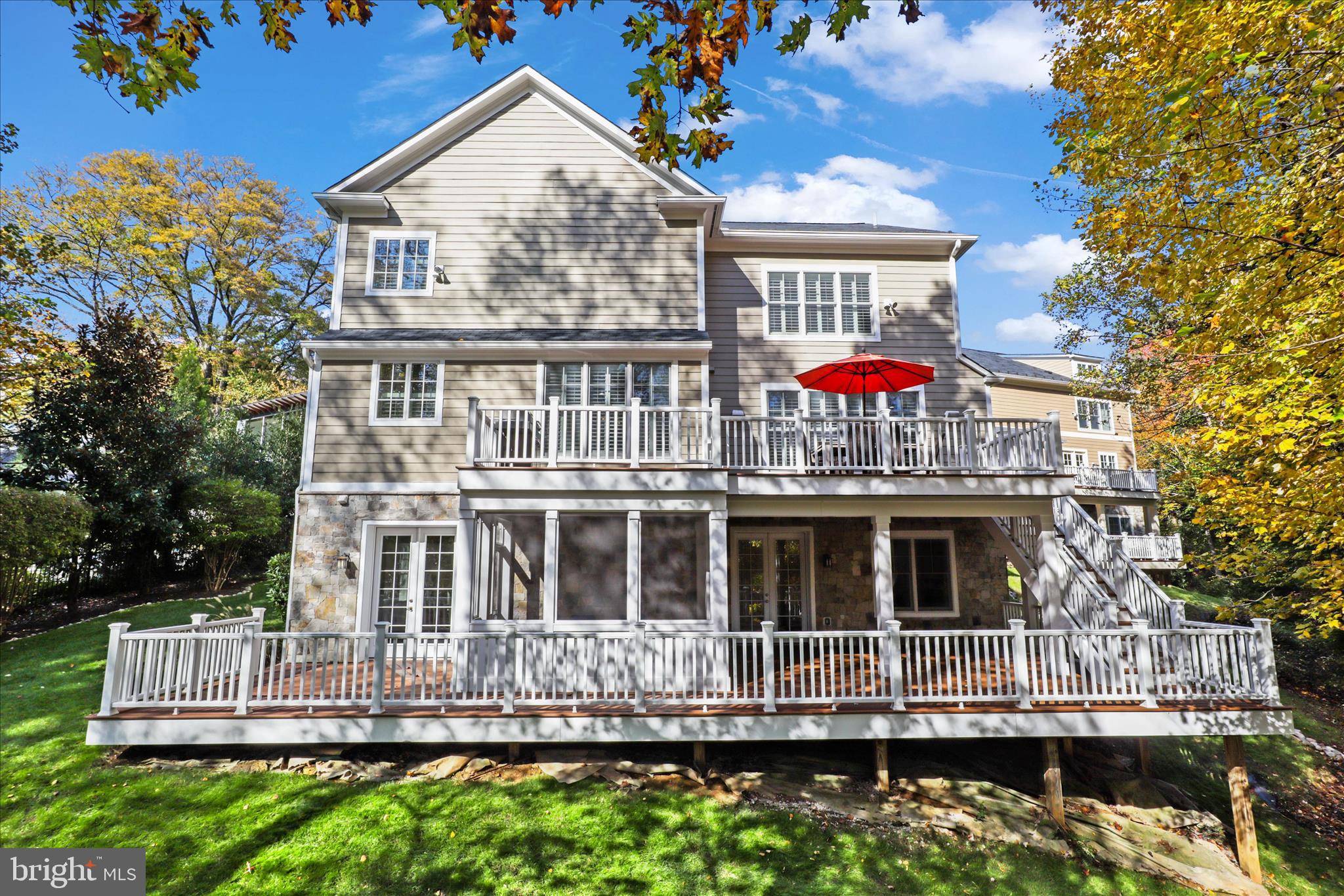 RIVERWOOD - Residential