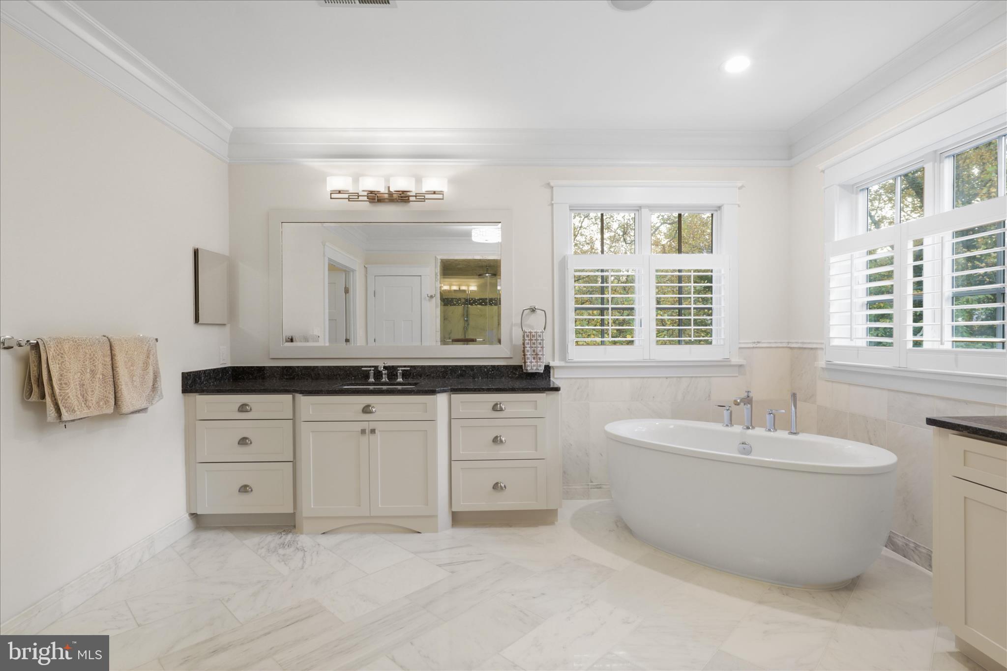 RIVERWOOD - Residential