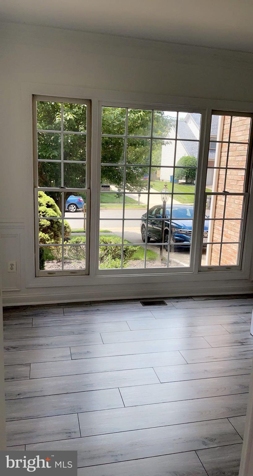 MADRILLON OAKS - Residential Lease