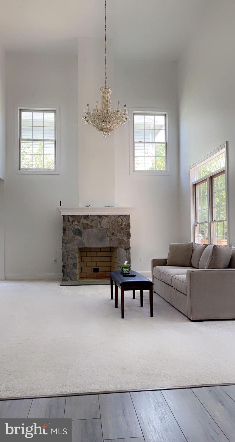 MADRILLON OAKS - Residential Lease