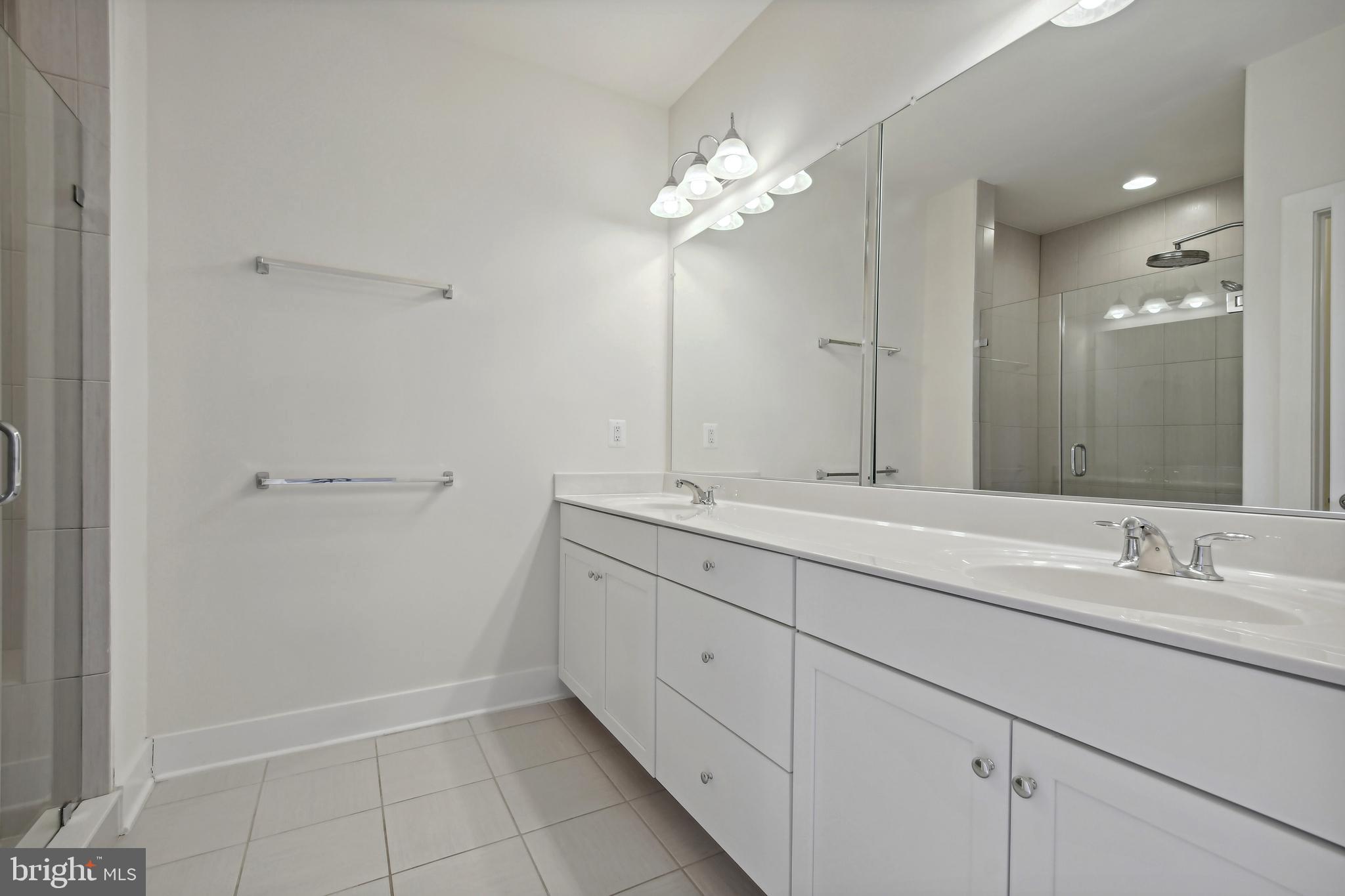 SM ONE LOUDOUN CONDO - Residential