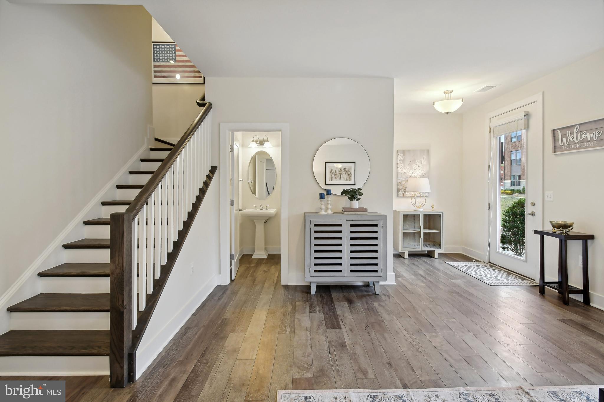 SM ONE LOUDOUN CONDO - Residential