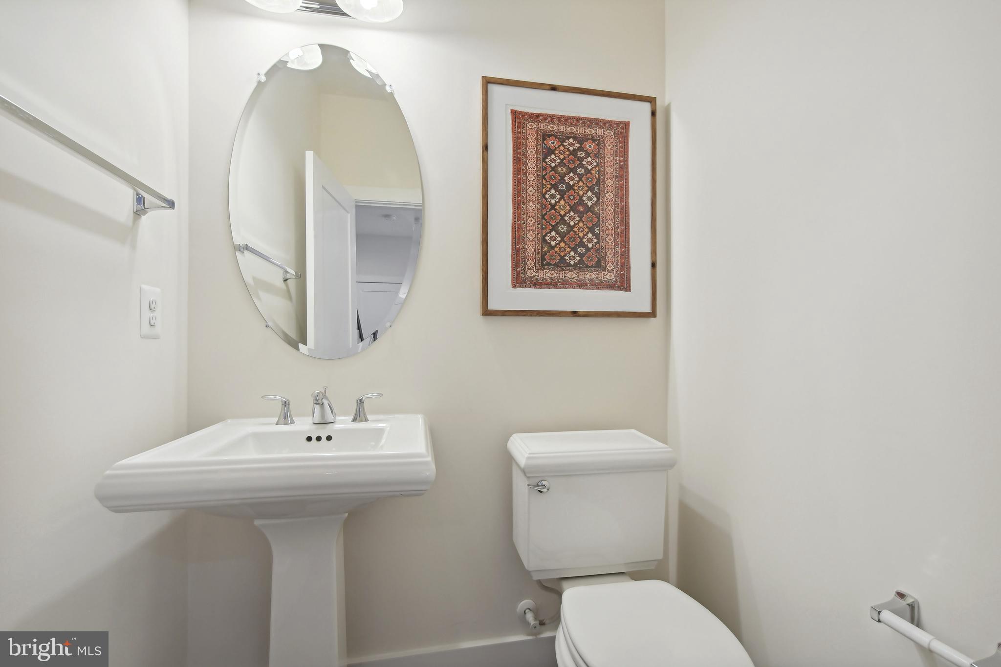 SM ONE LOUDOUN CONDO - Residential