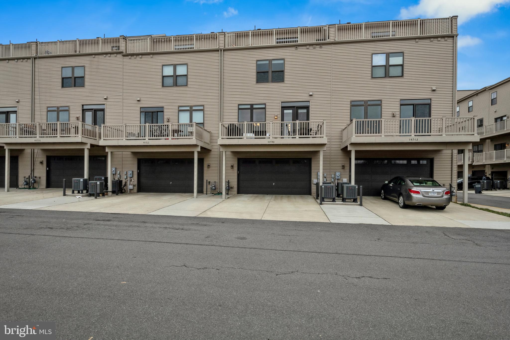 SM ONE LOUDOUN CONDO - Residential