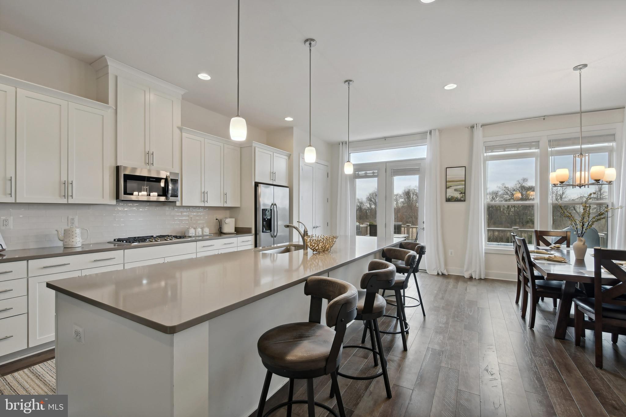 SM ONE LOUDOUN CONDO - Residential