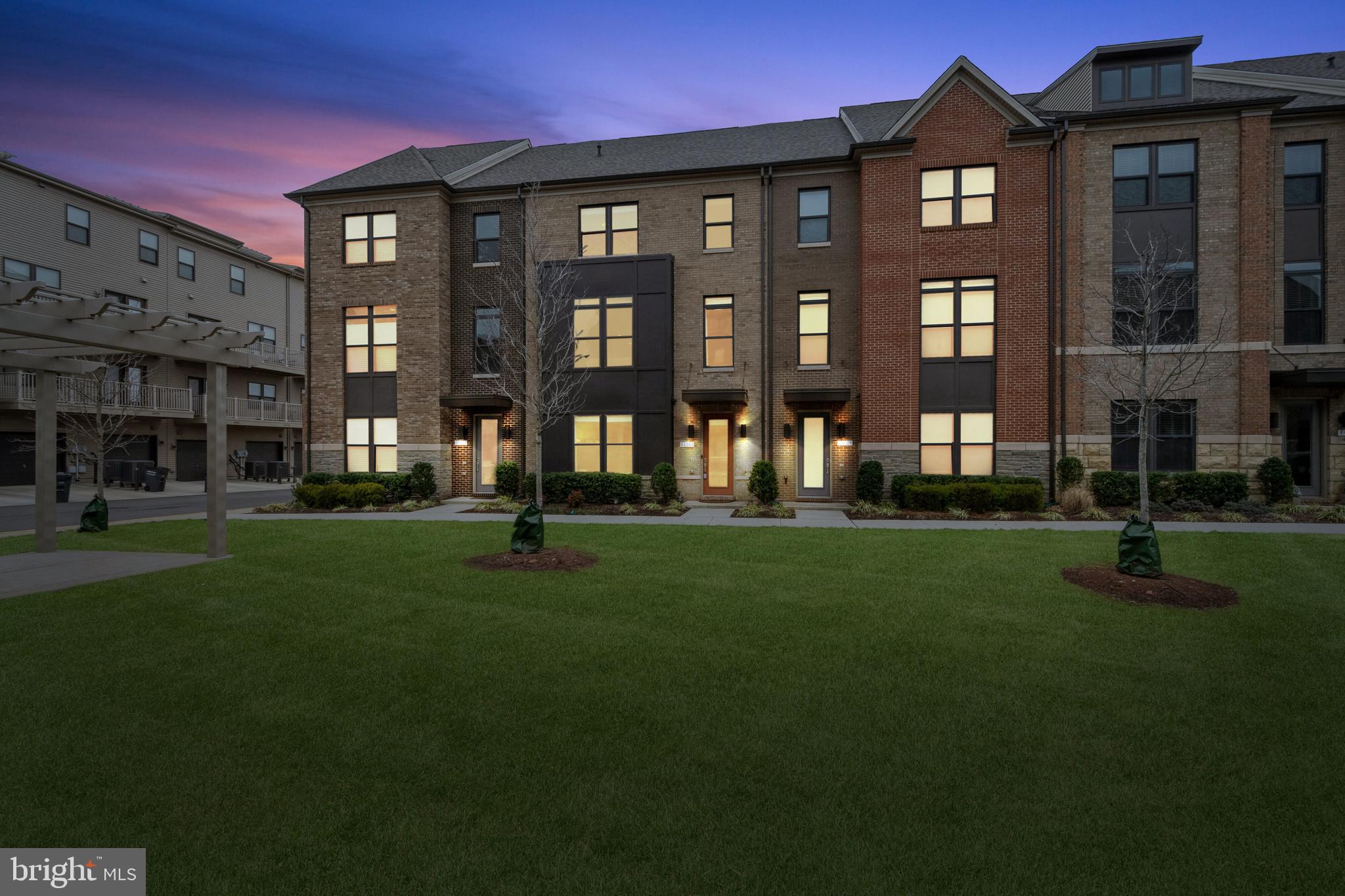 SM ONE LOUDOUN CONDO - Residential