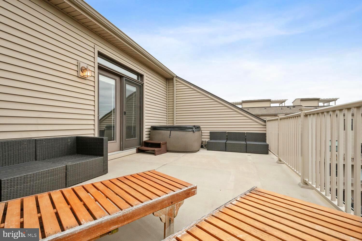 SM ONE LOUDOUN CONDO - Residential