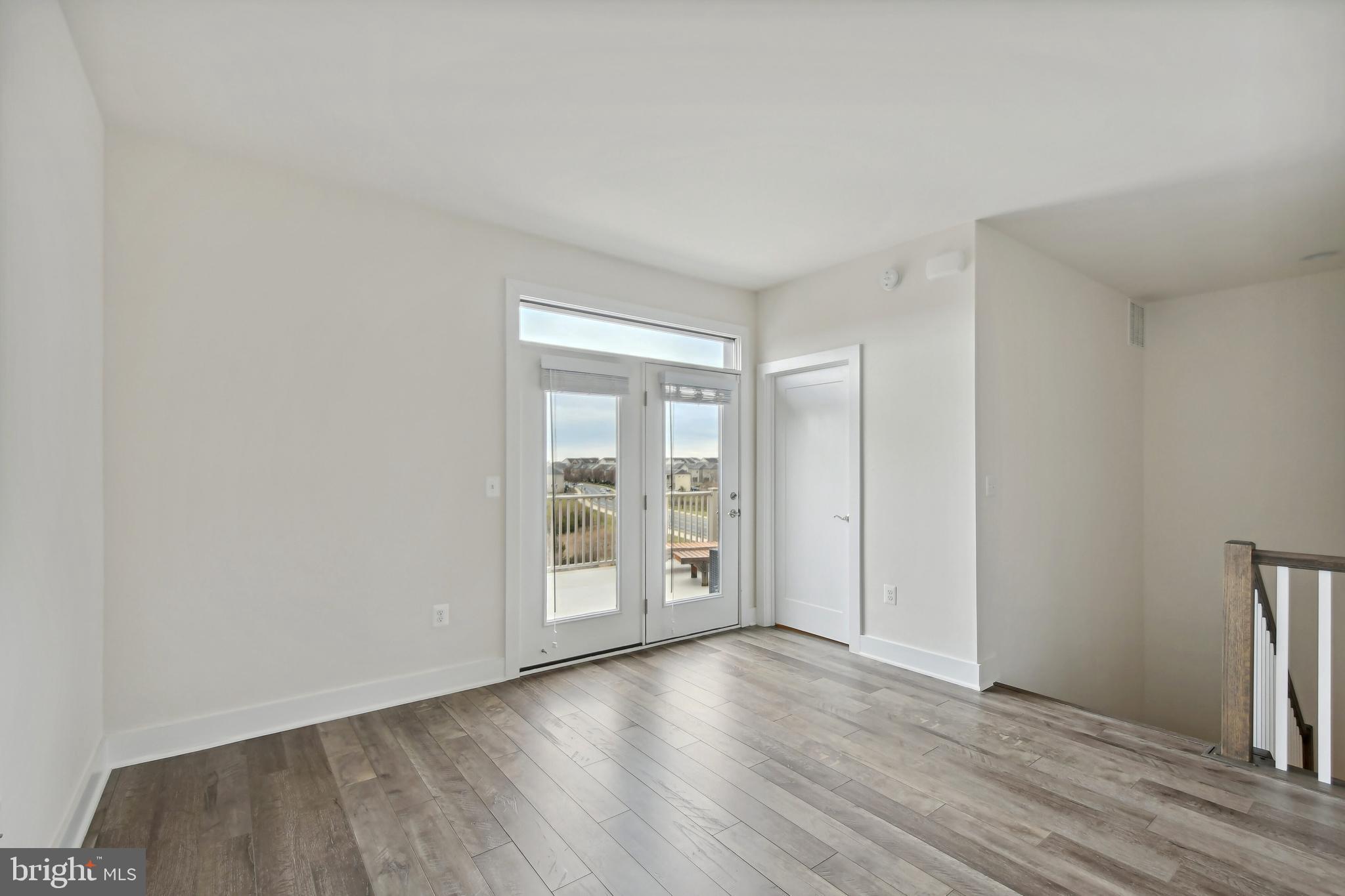 SM ONE LOUDOUN CONDO - Residential