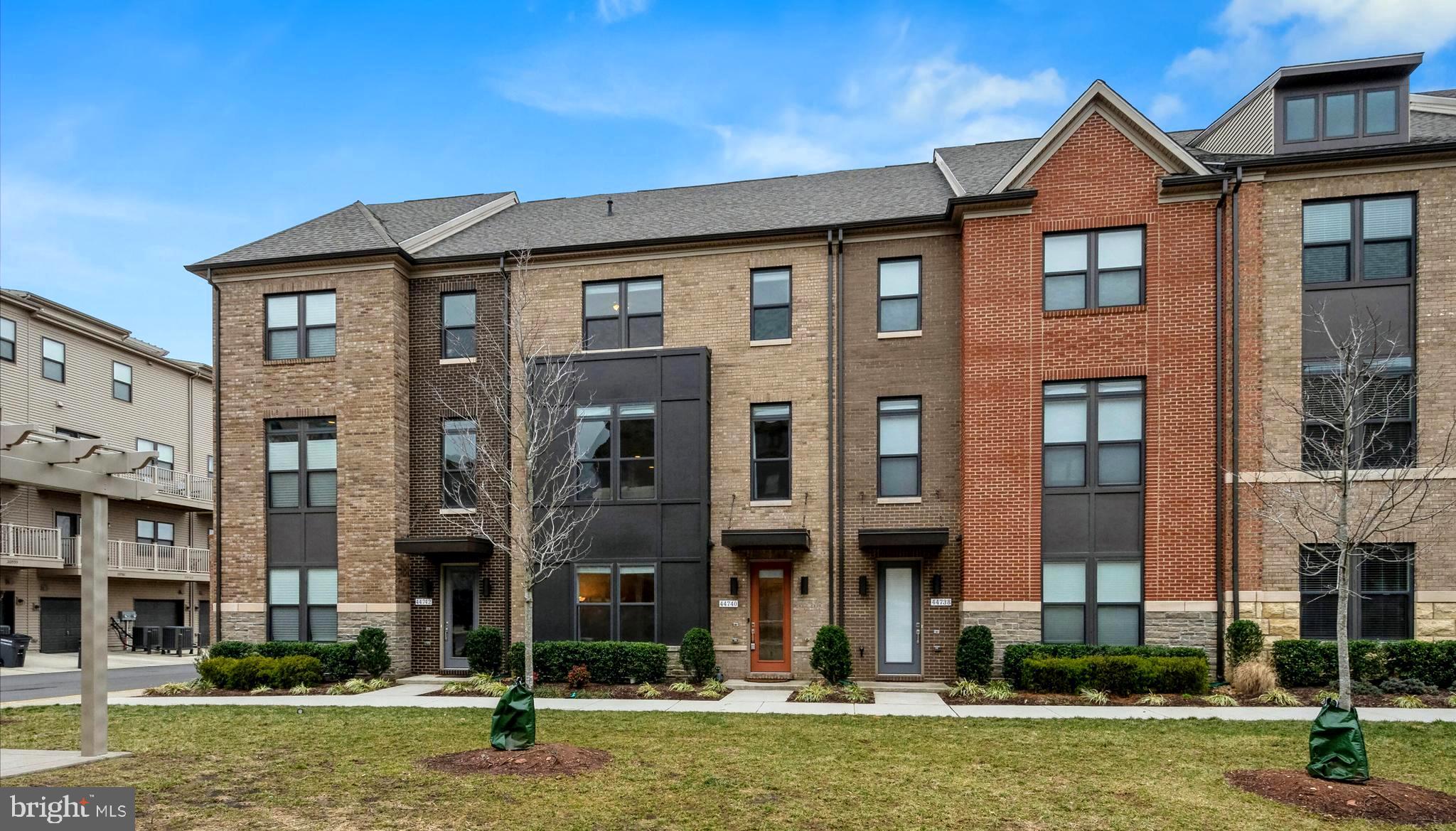 SM ONE LOUDOUN CONDO - Residential