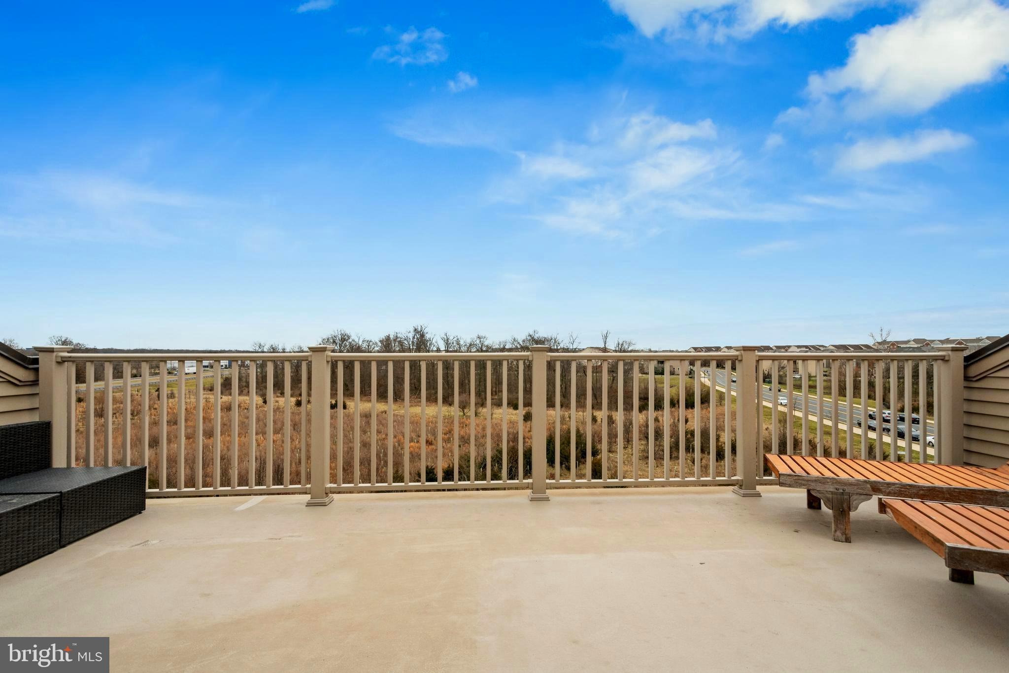 SM ONE LOUDOUN CONDO - Residential