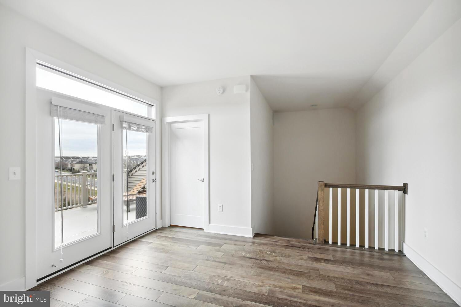 SM ONE LOUDOUN CONDO - Residential