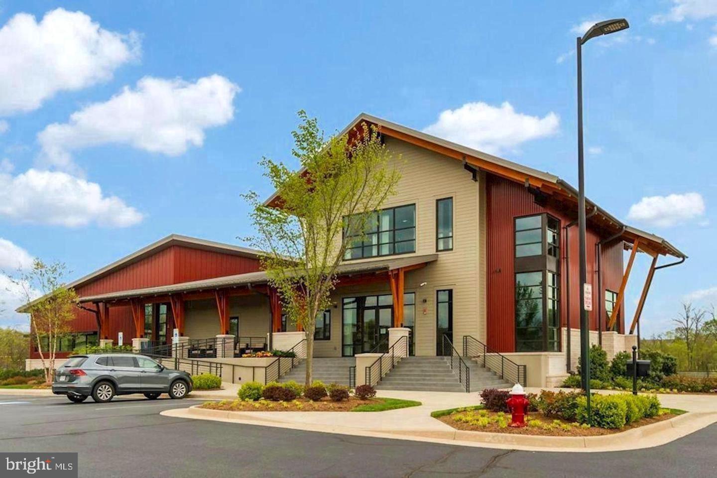 SM ONE LOUDOUN CONDO - Residential