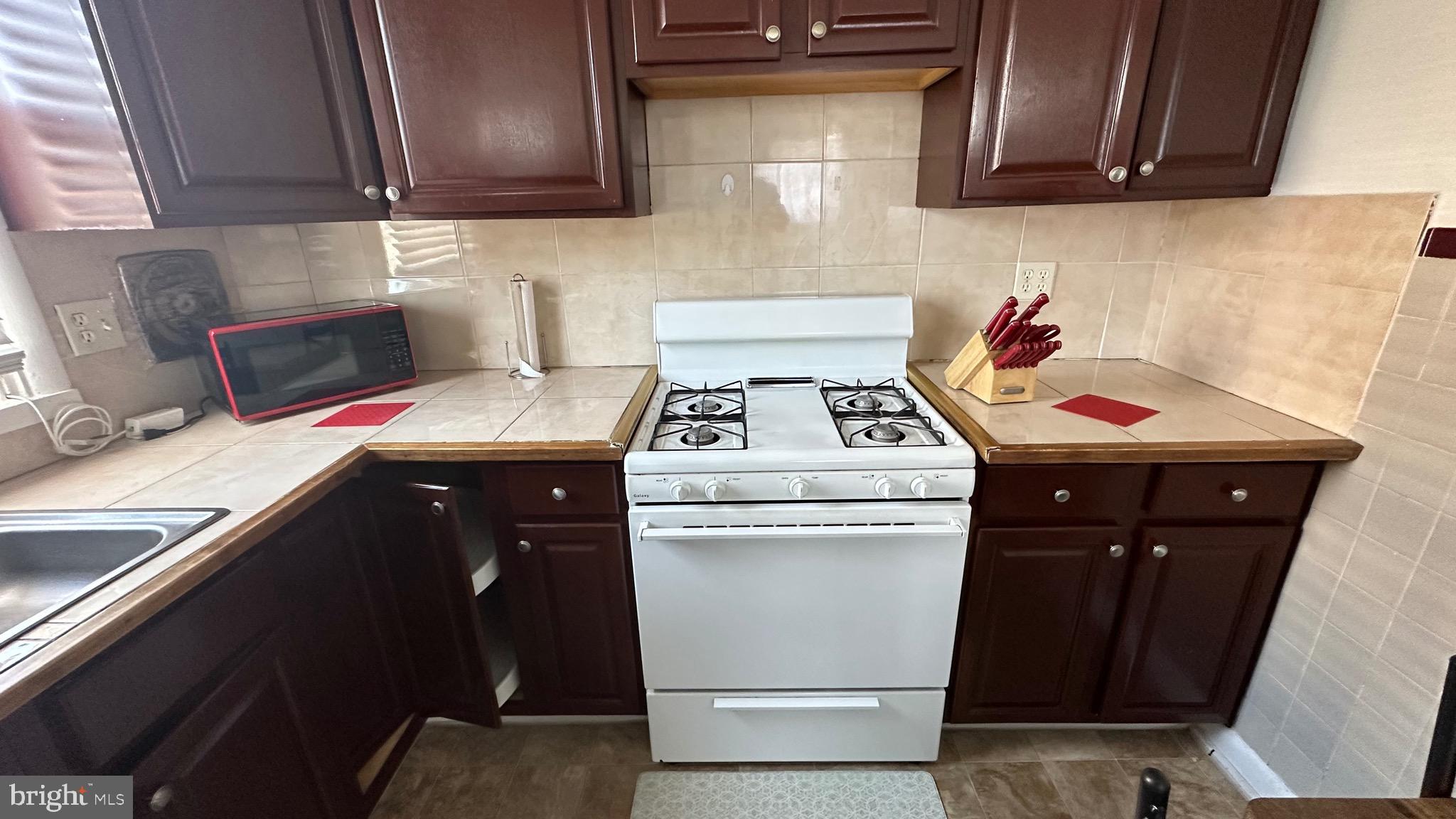 RHAWNHURST - Residential