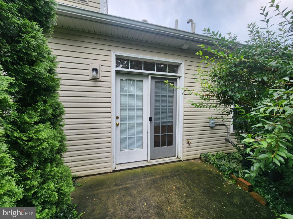 964 ELM AVENUE