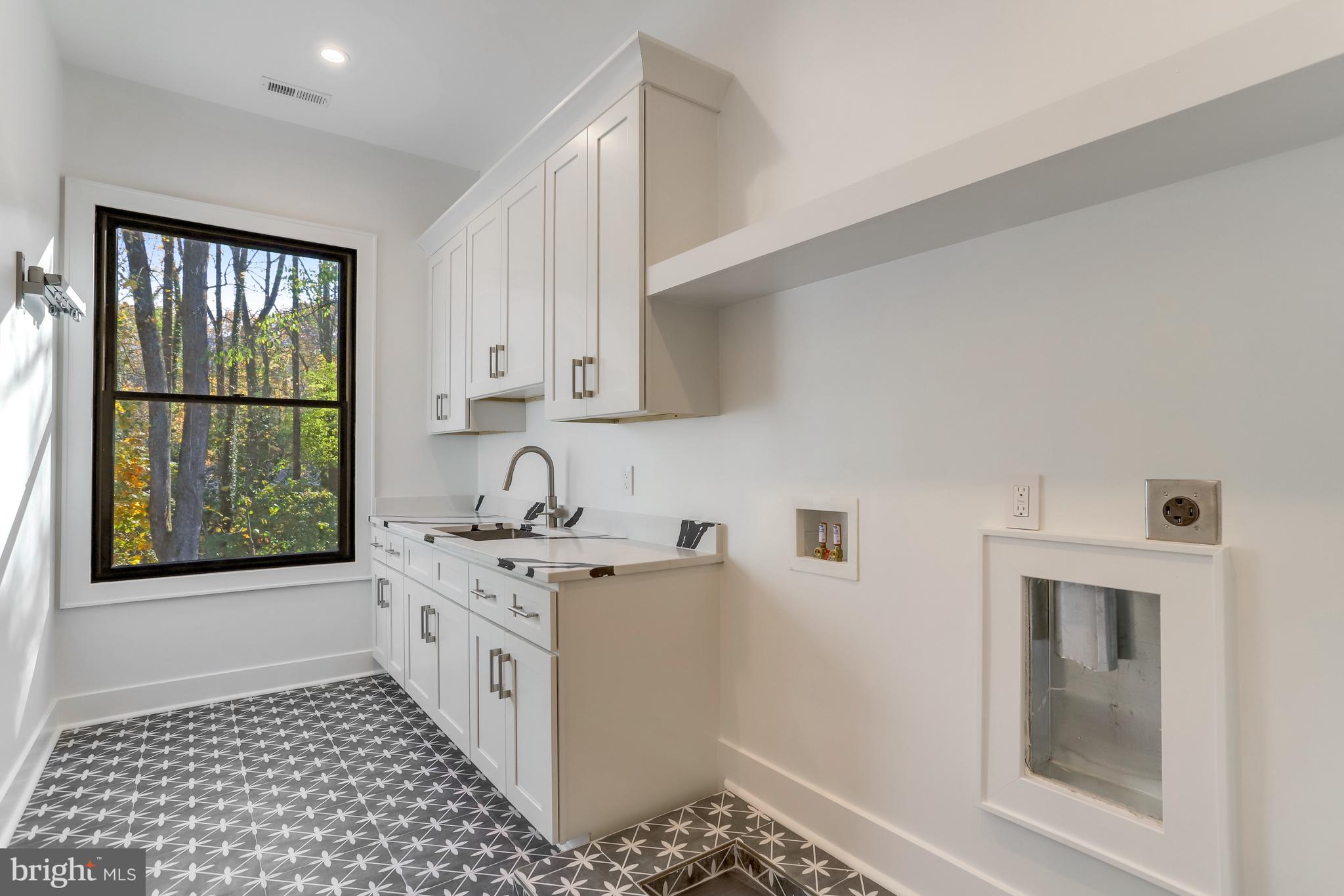 FOREST VILLA WOODS - Residential