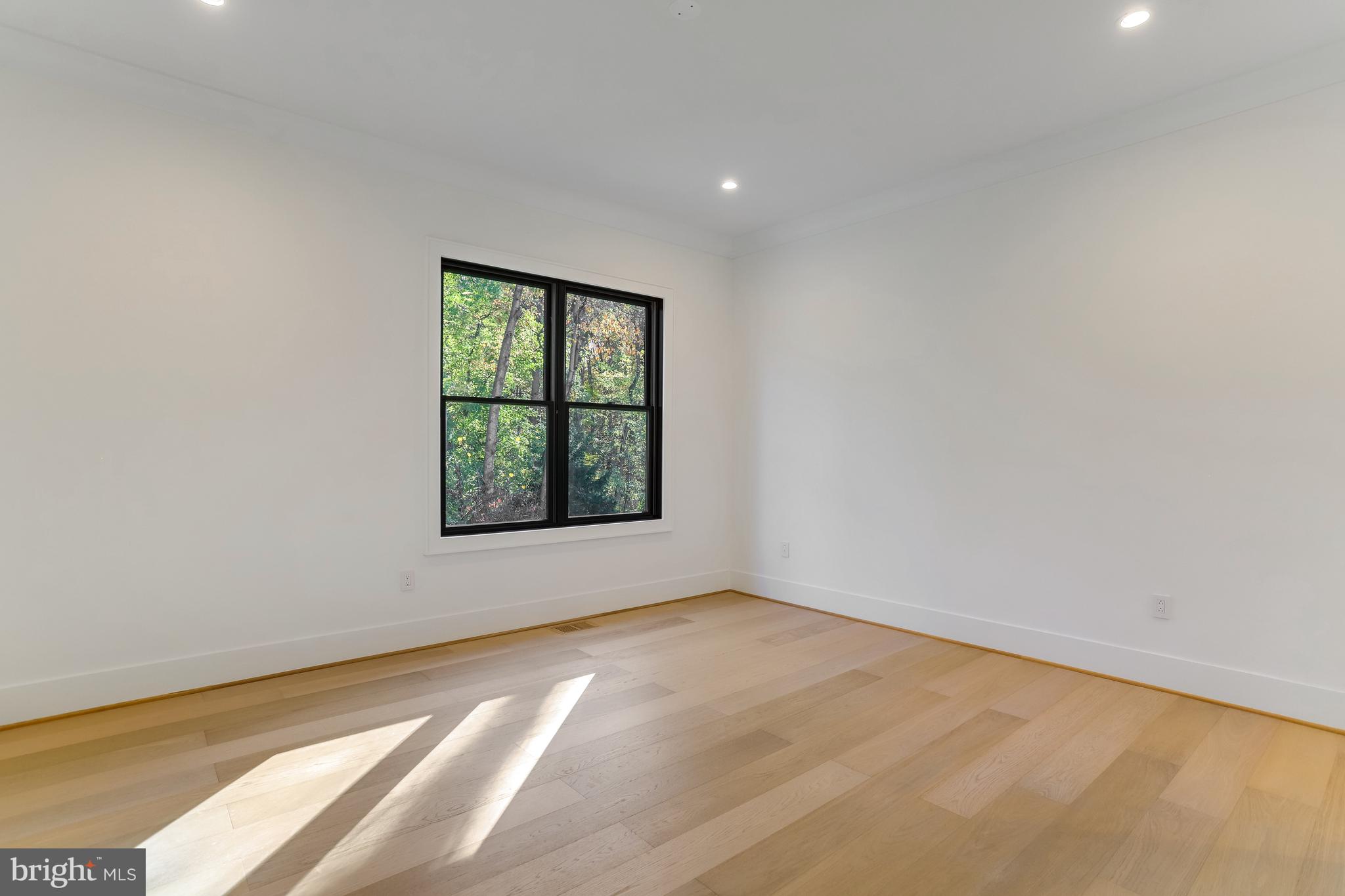 FOREST VILLA WOODS - Residential