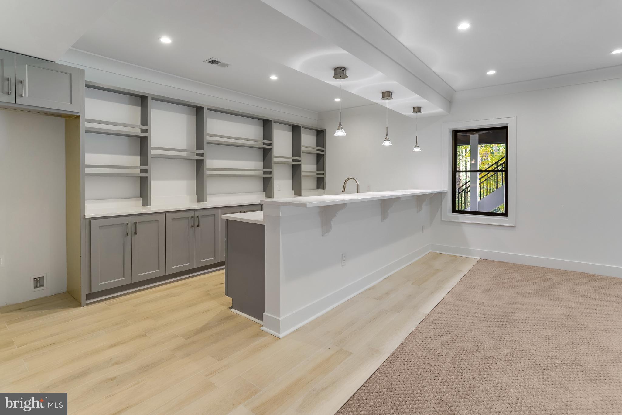 FOREST VILLA WOODS - Residential