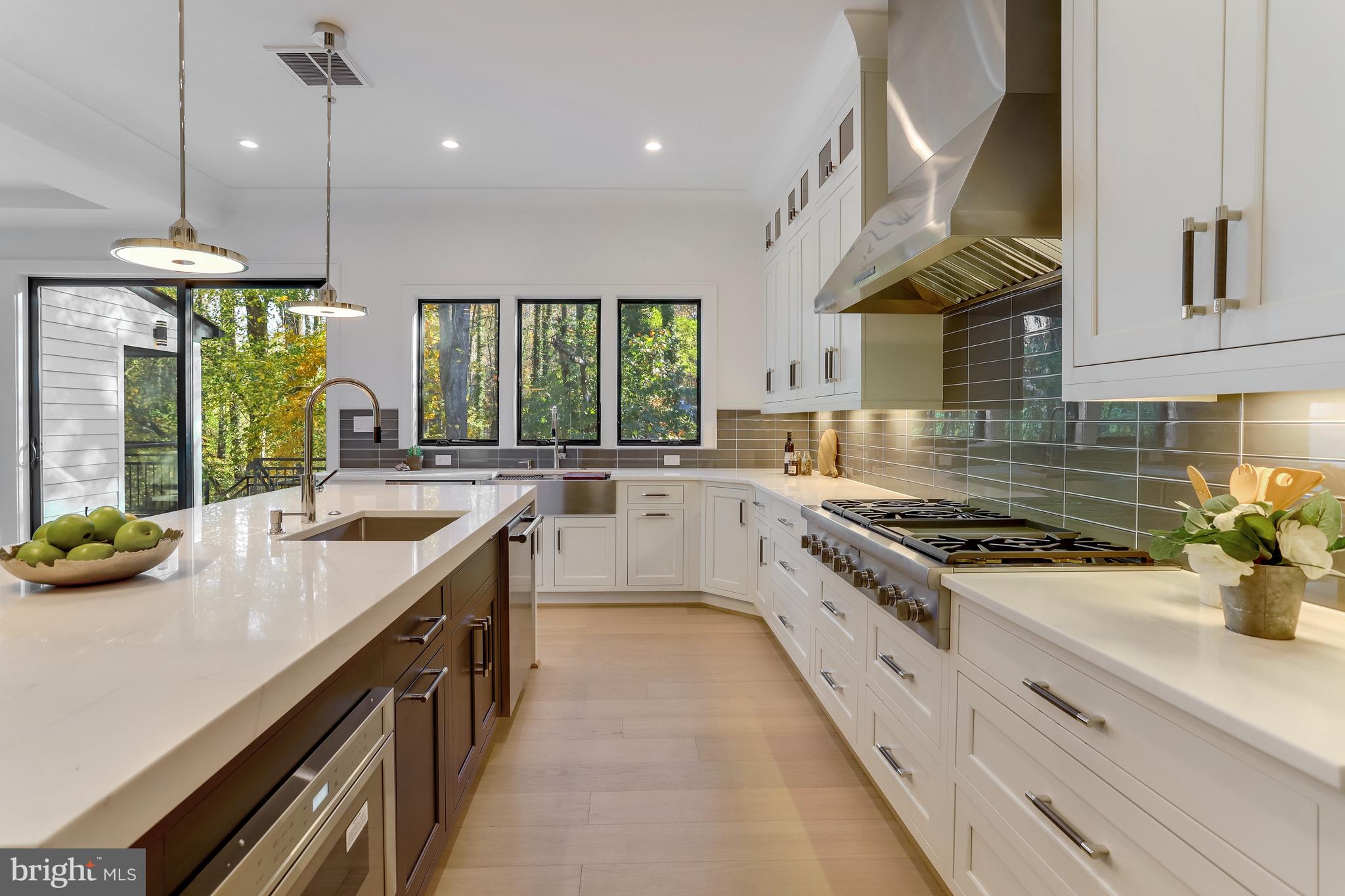 FOREST VILLA WOODS - Residential