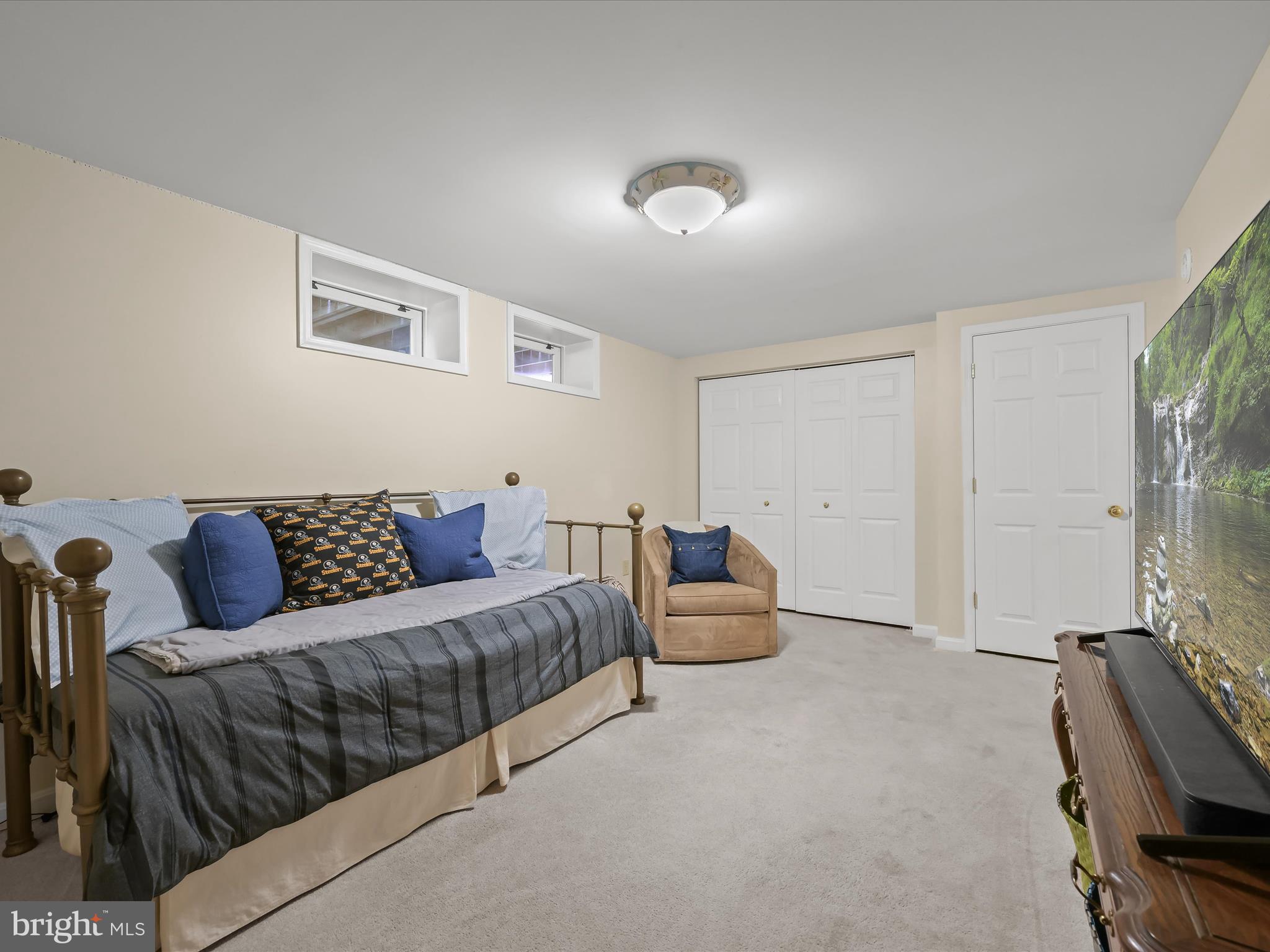 HUNTERS RUN - Residential