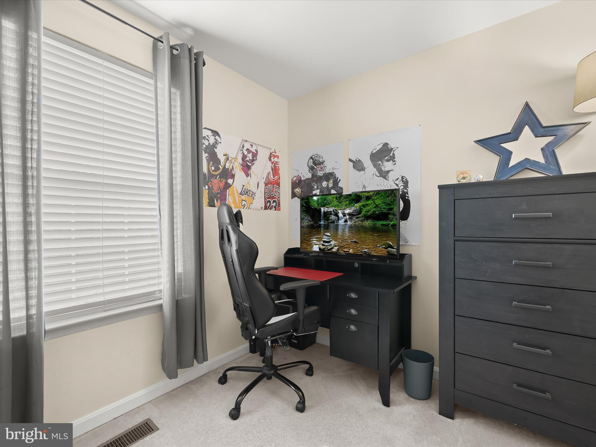 HUNTERS RUN - Residential