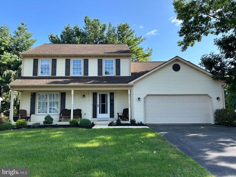 Photo of 210 Sycamore Lane, NEW HOLLAND, PA 17557 (MLS # PALA2055958)