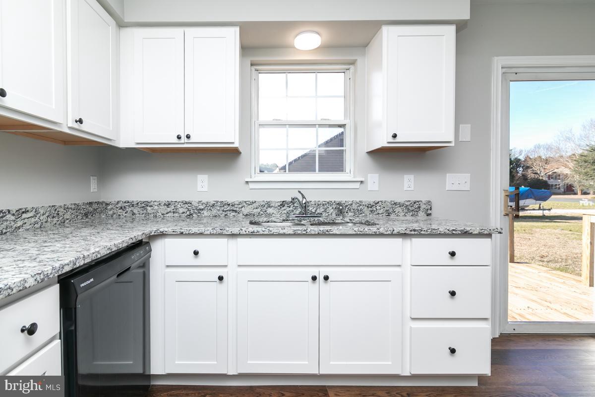 WHITE COVE - Residential