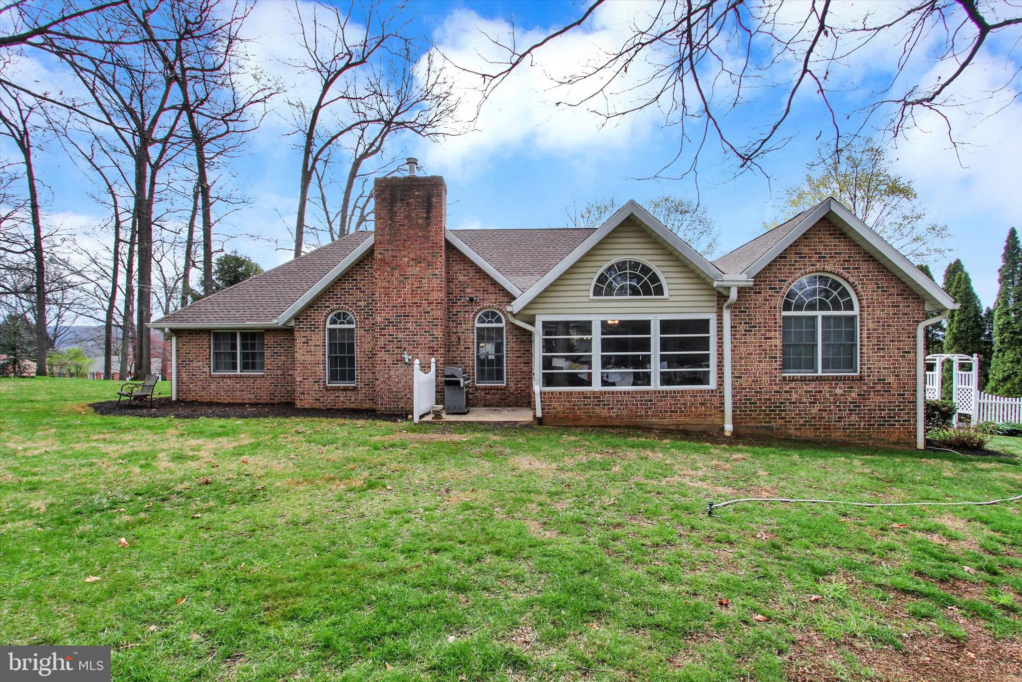 PENN NATIONAL ESTATES - Residential