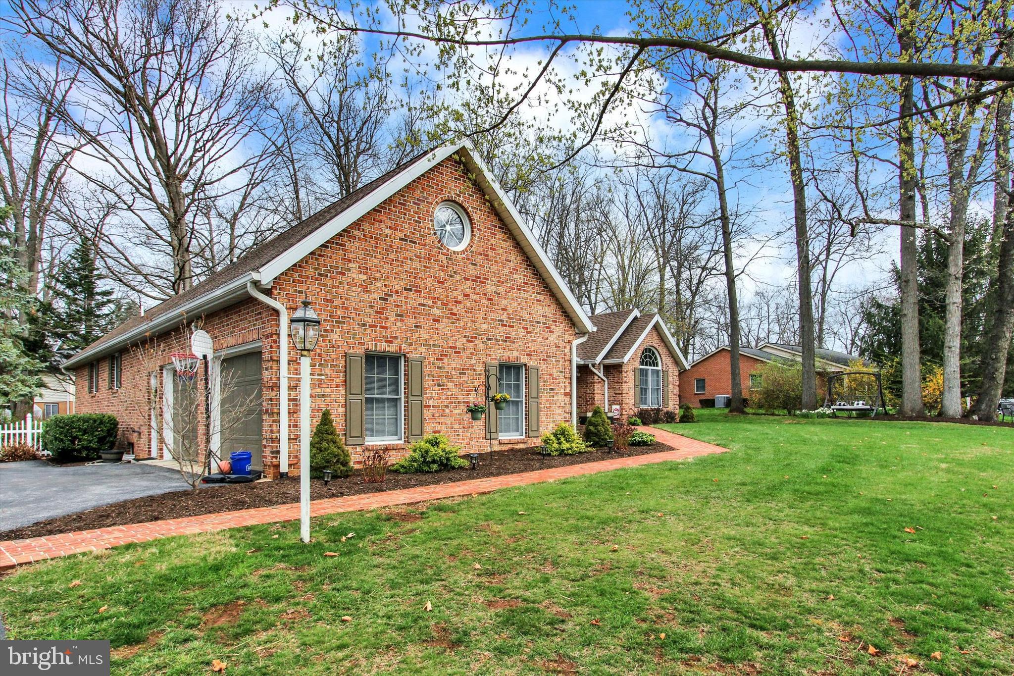 PENN NATIONAL ESTATES - Residential