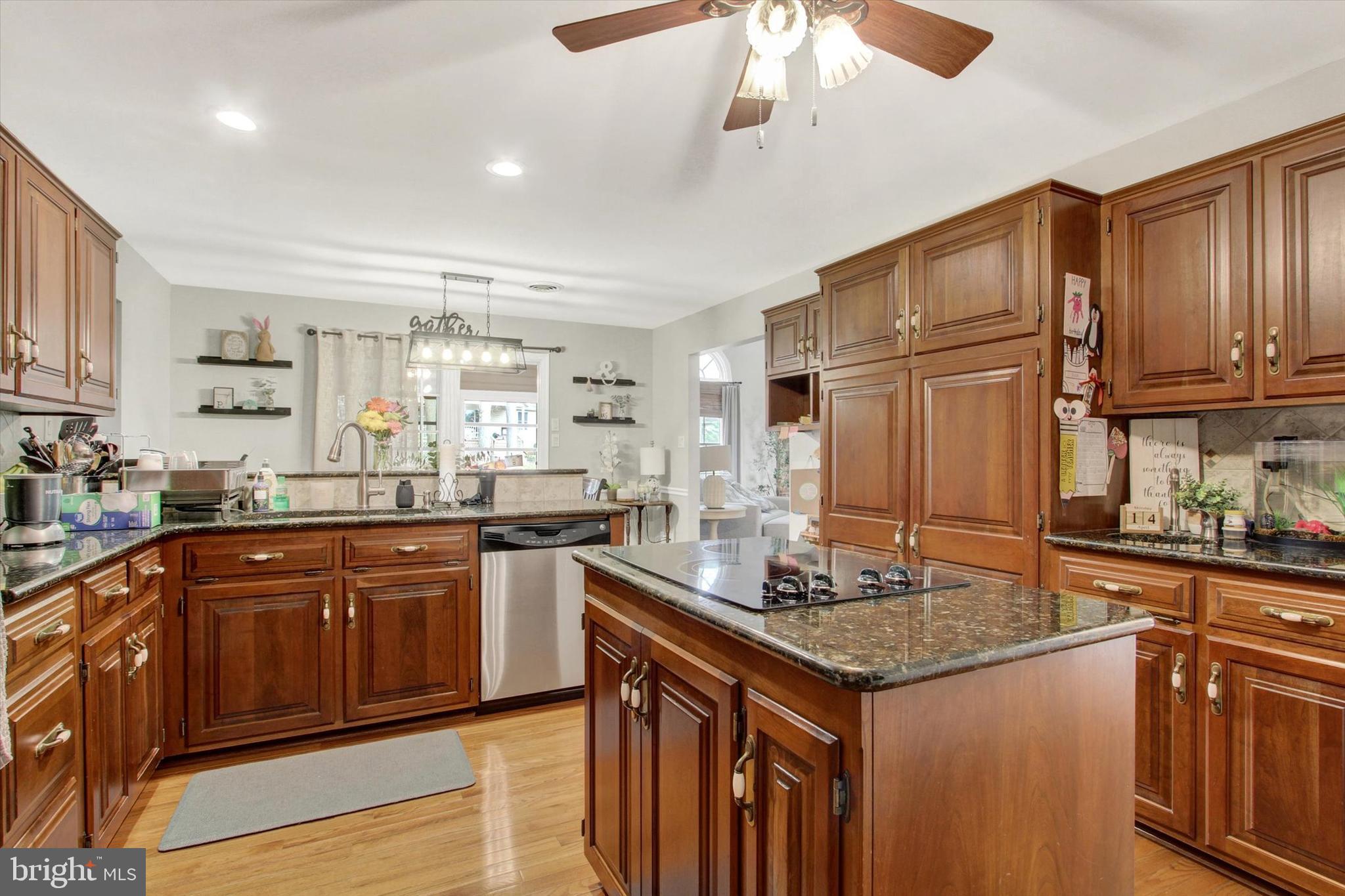 PENN NATIONAL ESTATES - Residential