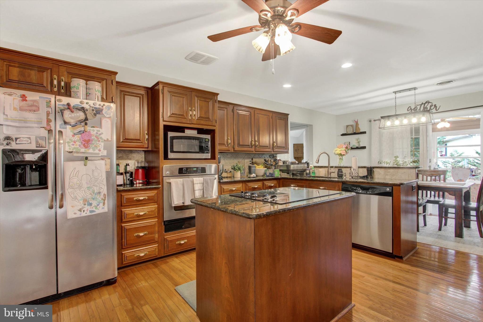 PENN NATIONAL ESTATES - Residential