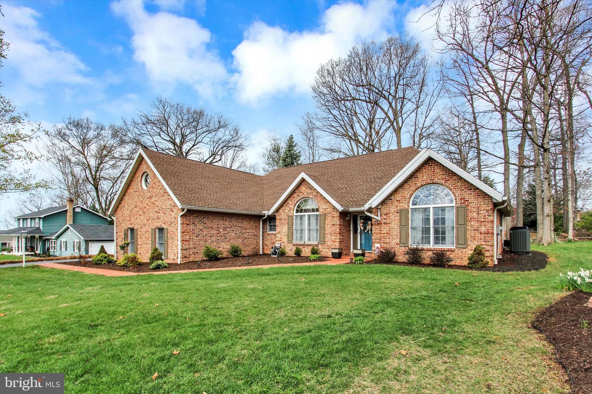 PENN NATIONAL ESTATES - Residential