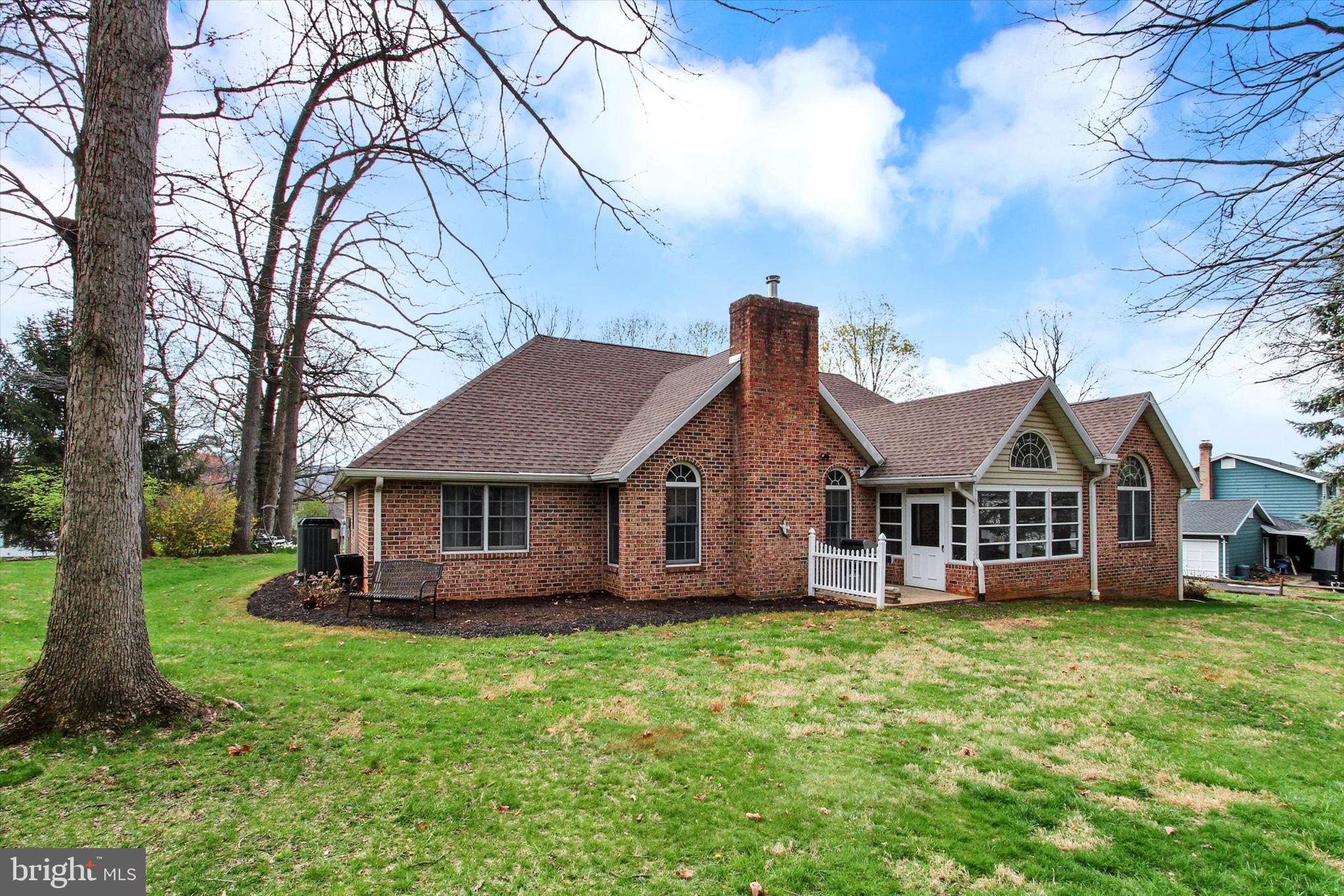 PENN NATIONAL ESTATES - Residential