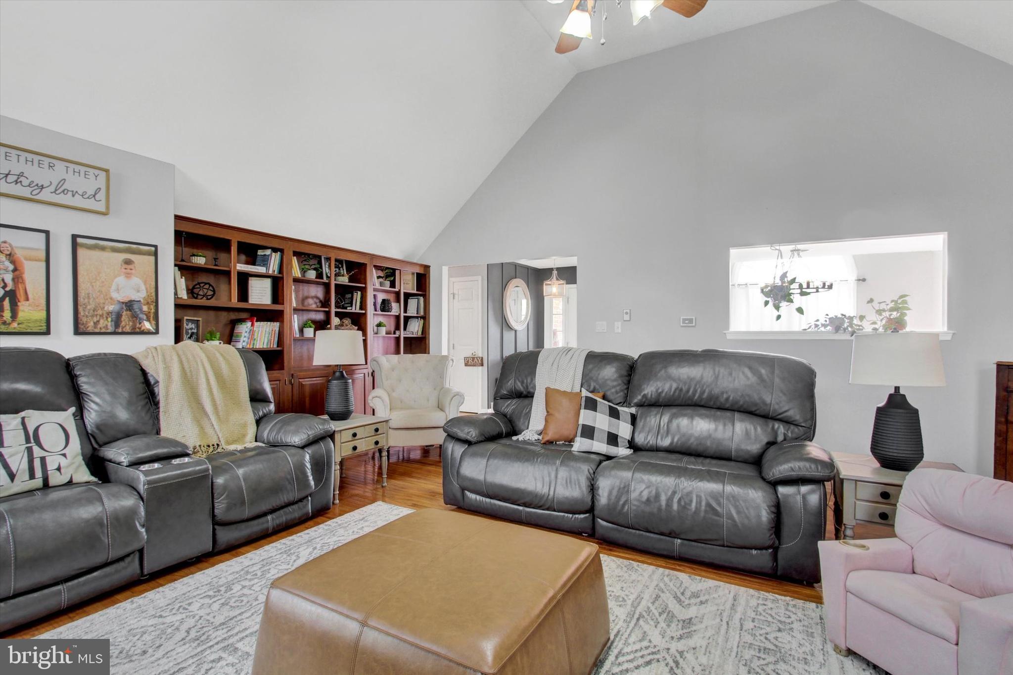 PENN NATIONAL ESTATES - Residential