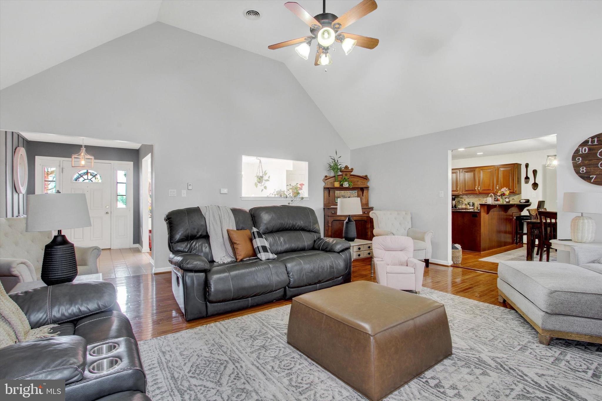 PENN NATIONAL ESTATES - Residential