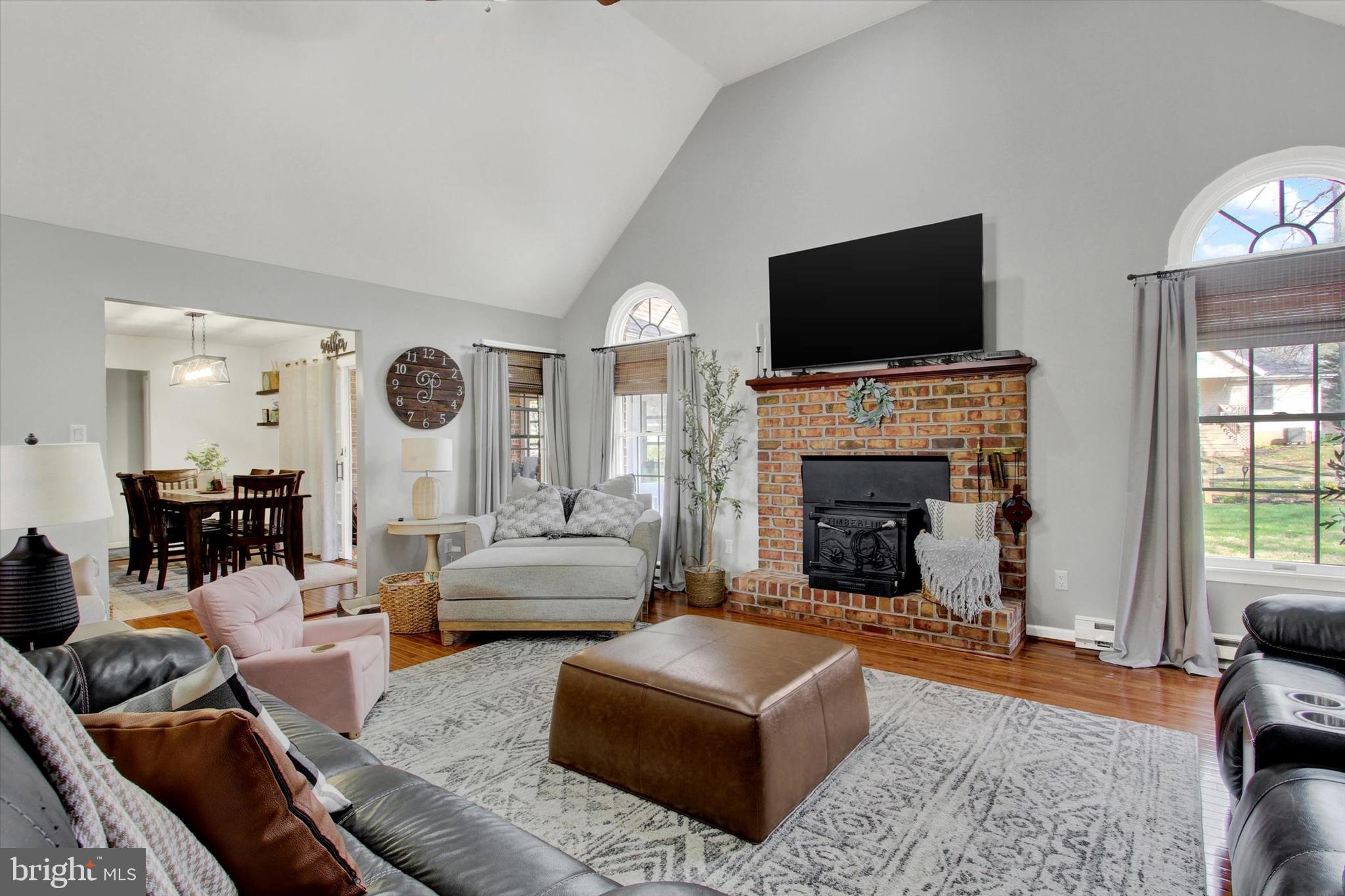 PENN NATIONAL ESTATES - Residential