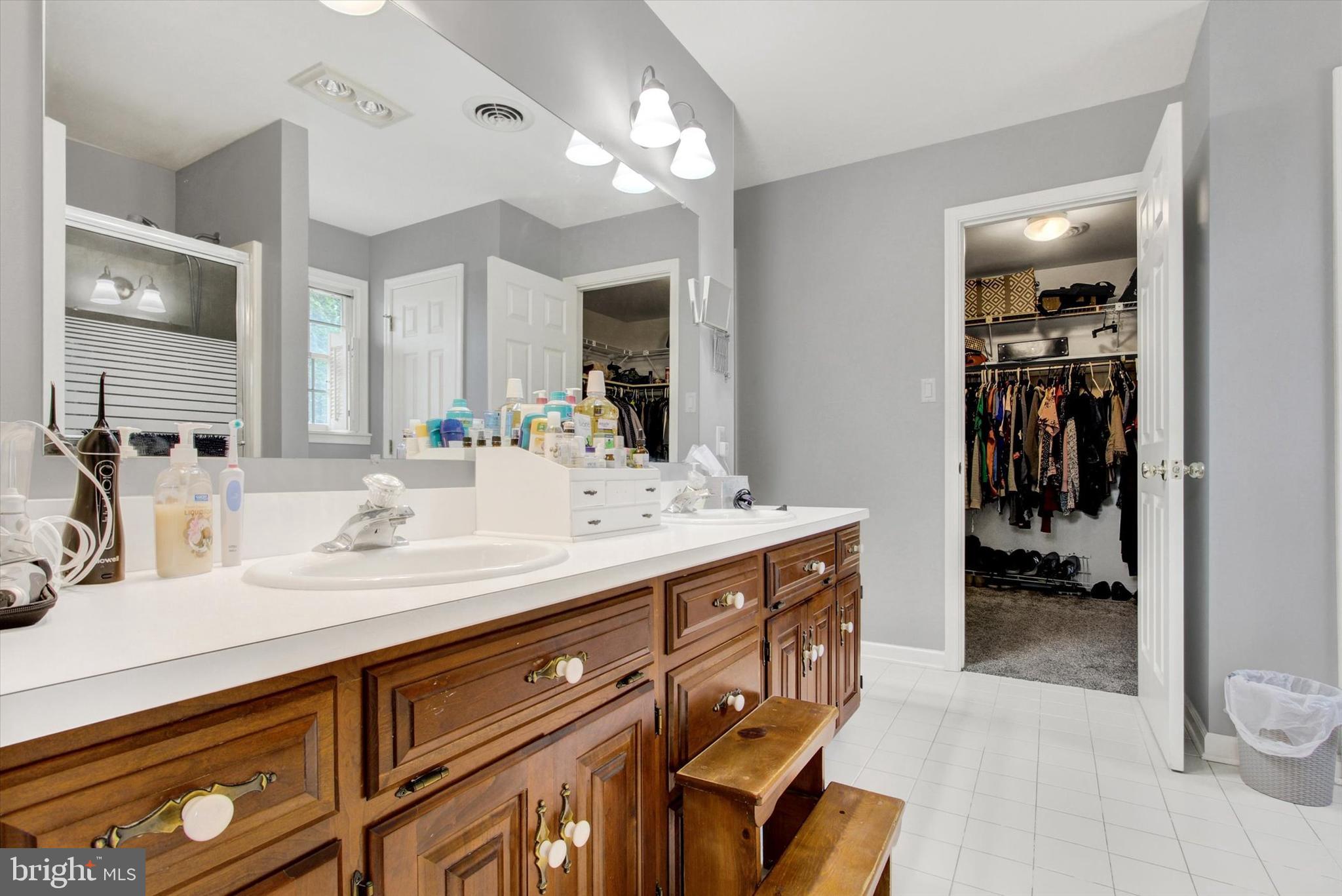 PENN NATIONAL ESTATES - Residential