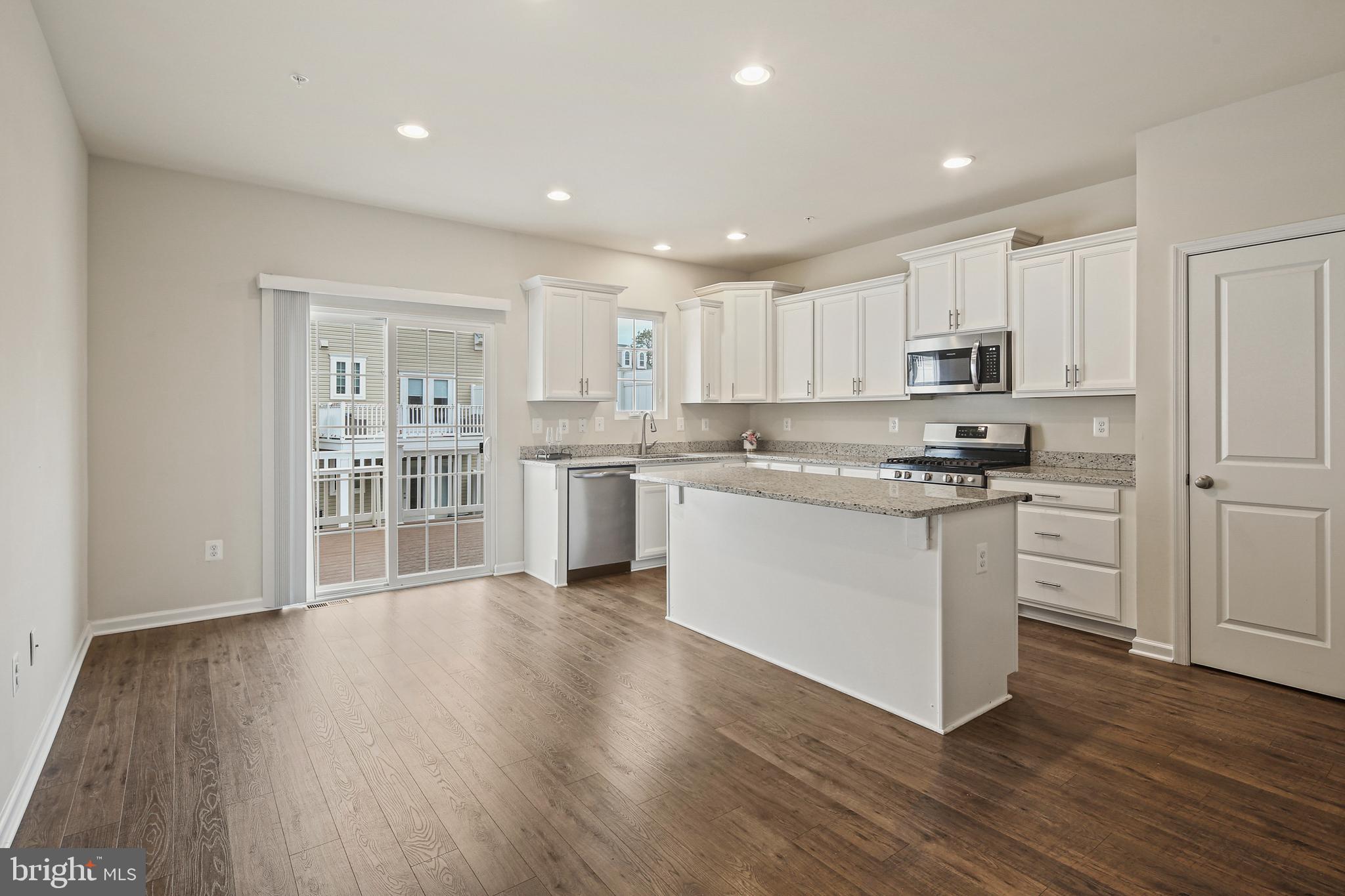 CREEKSTONE VILLAGE - Residential