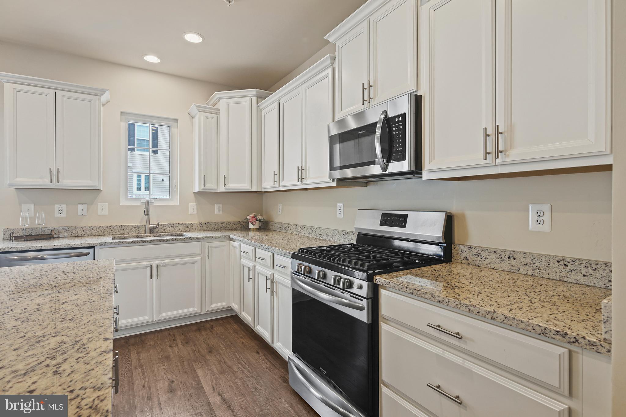 CREEKSTONE VILLAGE - Residential