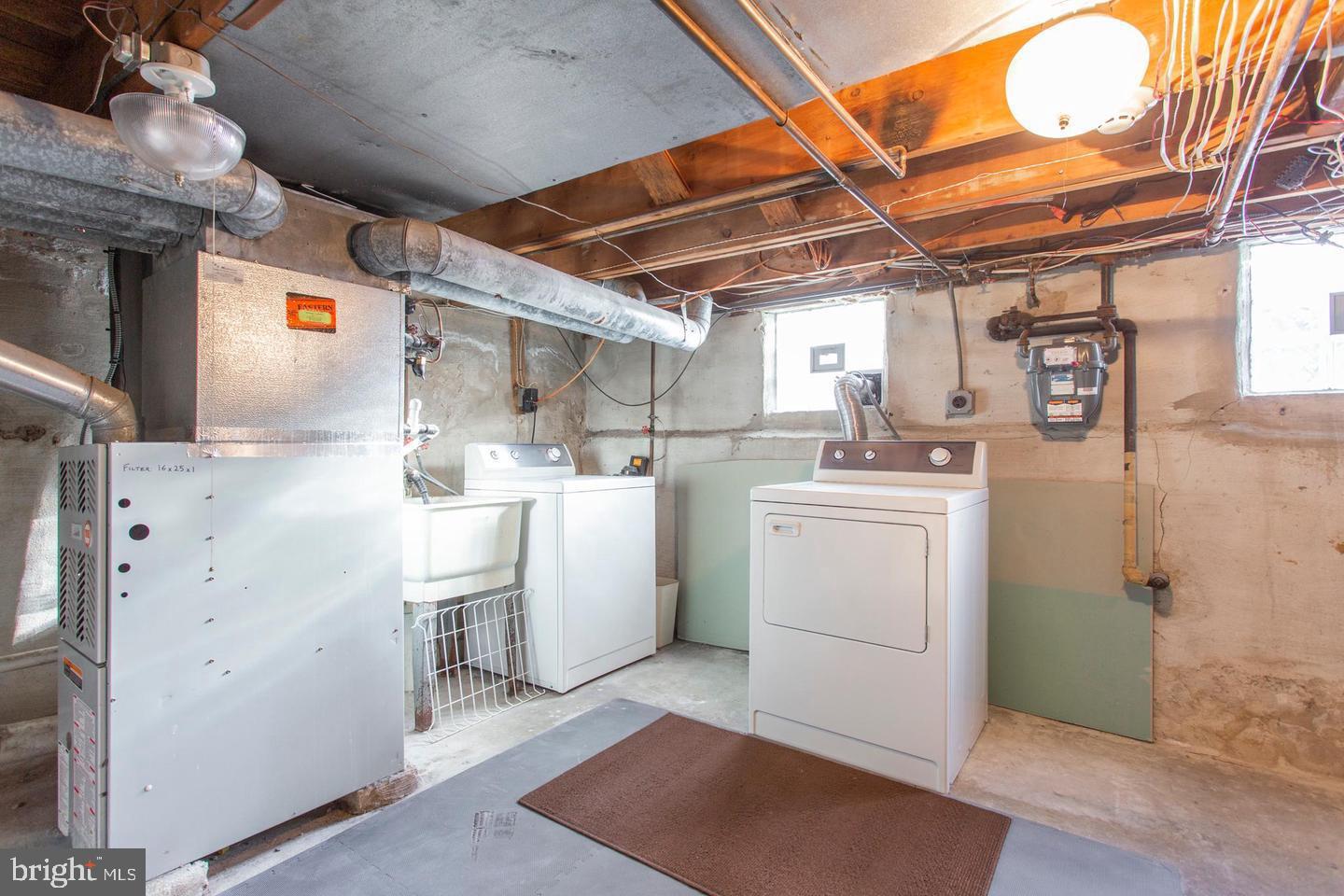 BELLA VISTA - Residential Lease