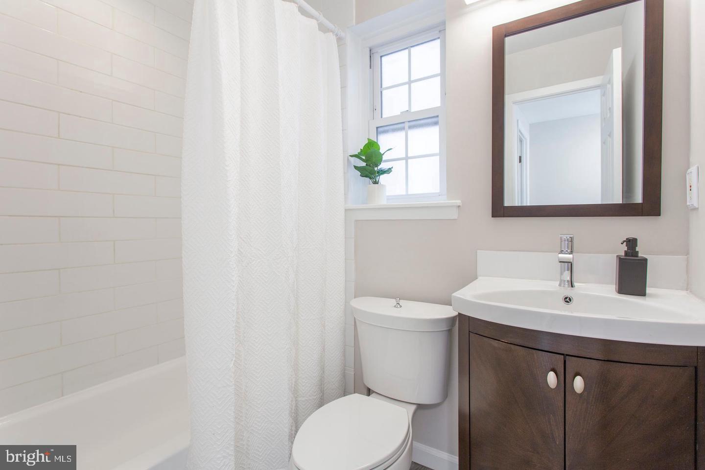 BELLA VISTA - Residential Lease