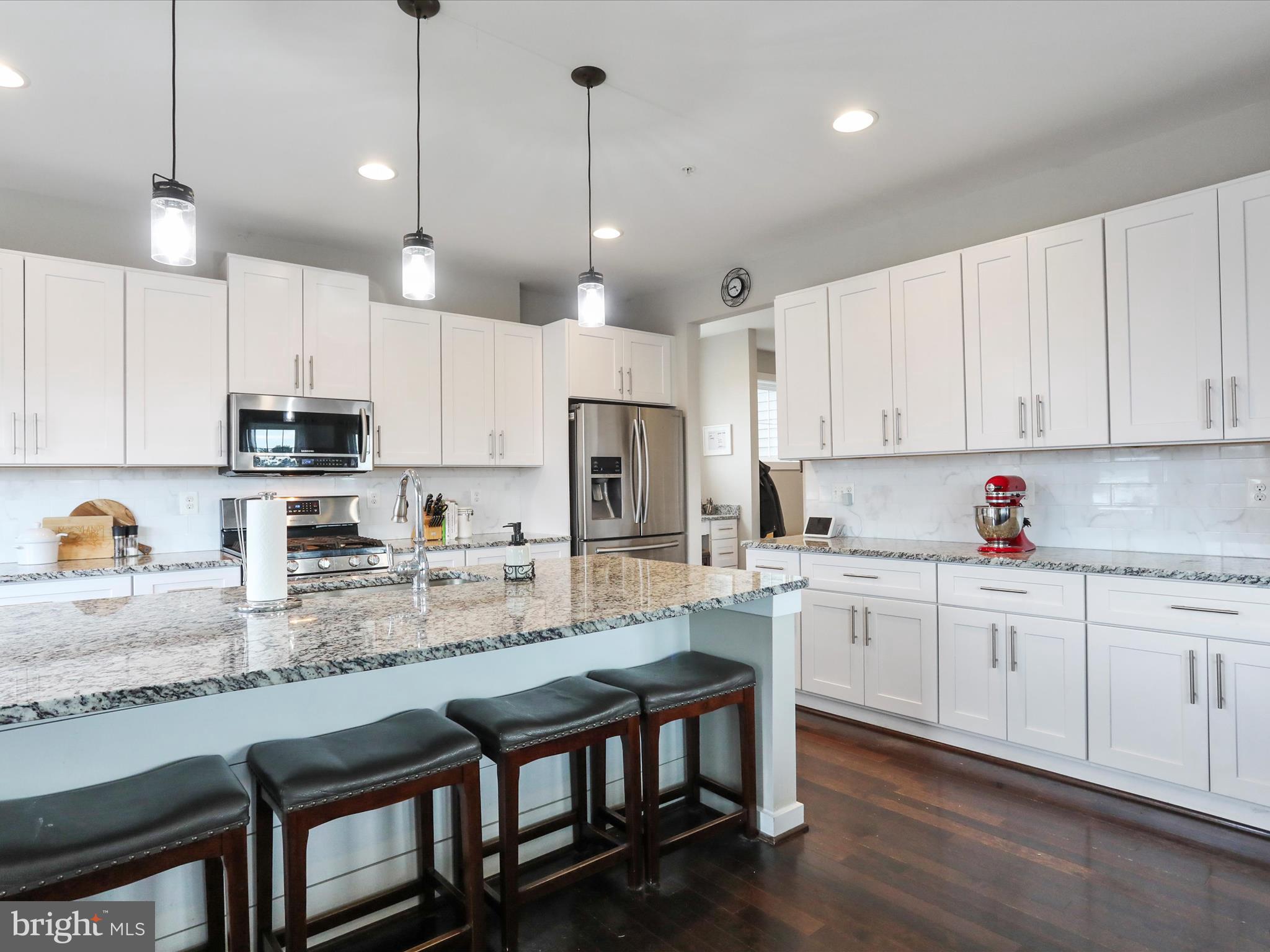 HUCKLEBERRY HILL - Residential